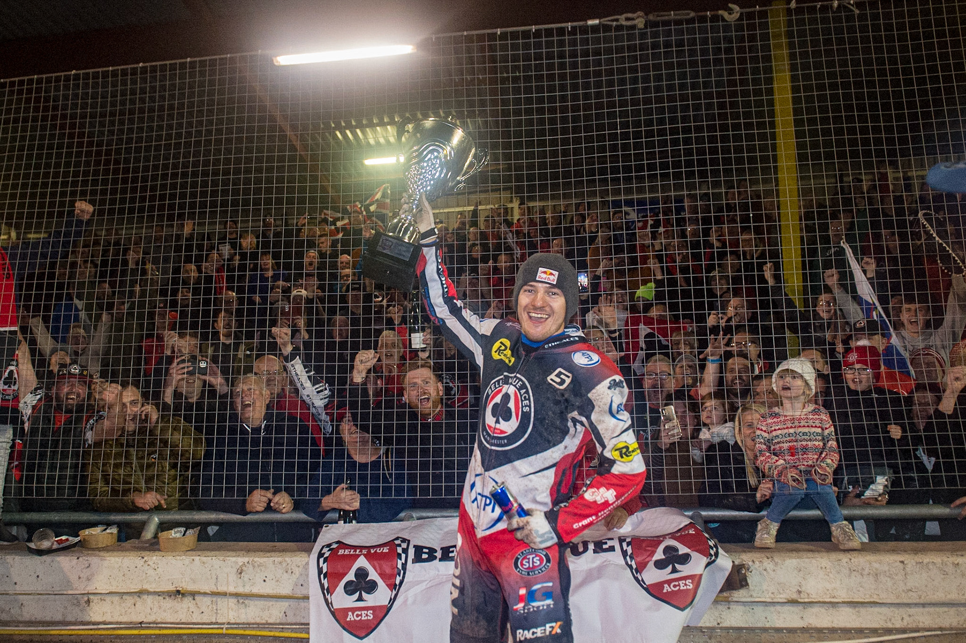 Robert Lambert with the trophy during the SGB Premiership Grand Final 2nd Leg between Sheffield Tigers and Belle Vue Aces at Owlerton Stadium, Sheffield on Thursday 13th October 2022. (Credit: Ian Charles | MI News)