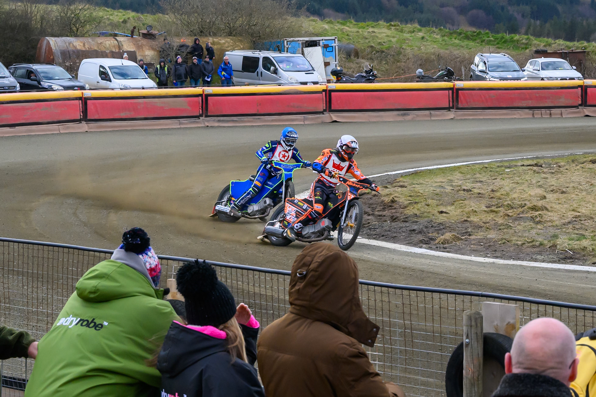 Fans watch the racing during the Regina Chains Fours at Buxton Speedway, Buxton on Sunday 5th April 2026. (Photo: Ian Charles | MI News)