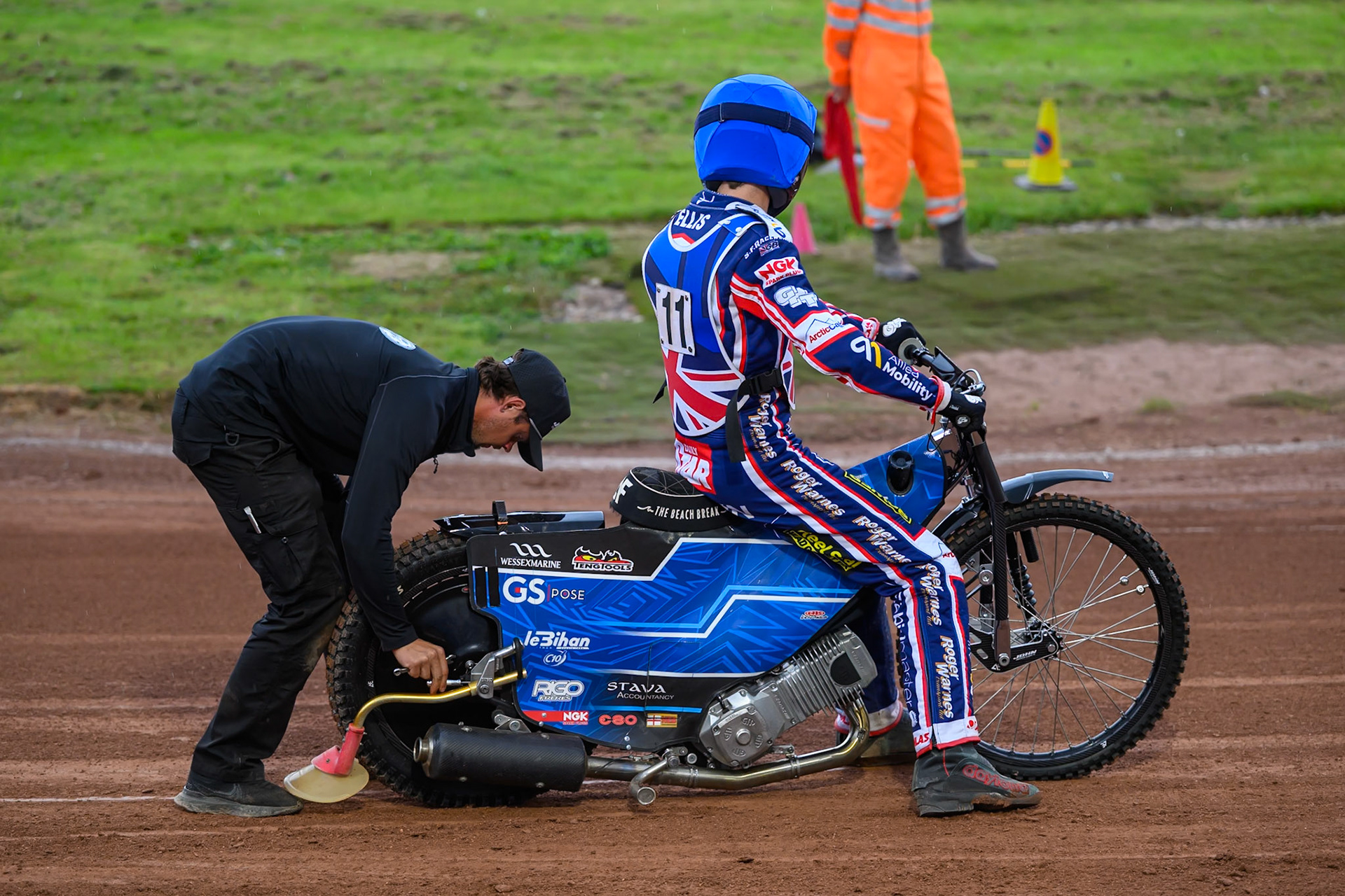 Adam Ellis of Great Britain  gets some last minute adjustment to his chain during the Speedway GP Qualifying Round 3 at Allied Ashfield Stadium, Glasgow on Saturday 30th May 2026. (Photo: Ian Charles | MI News)
