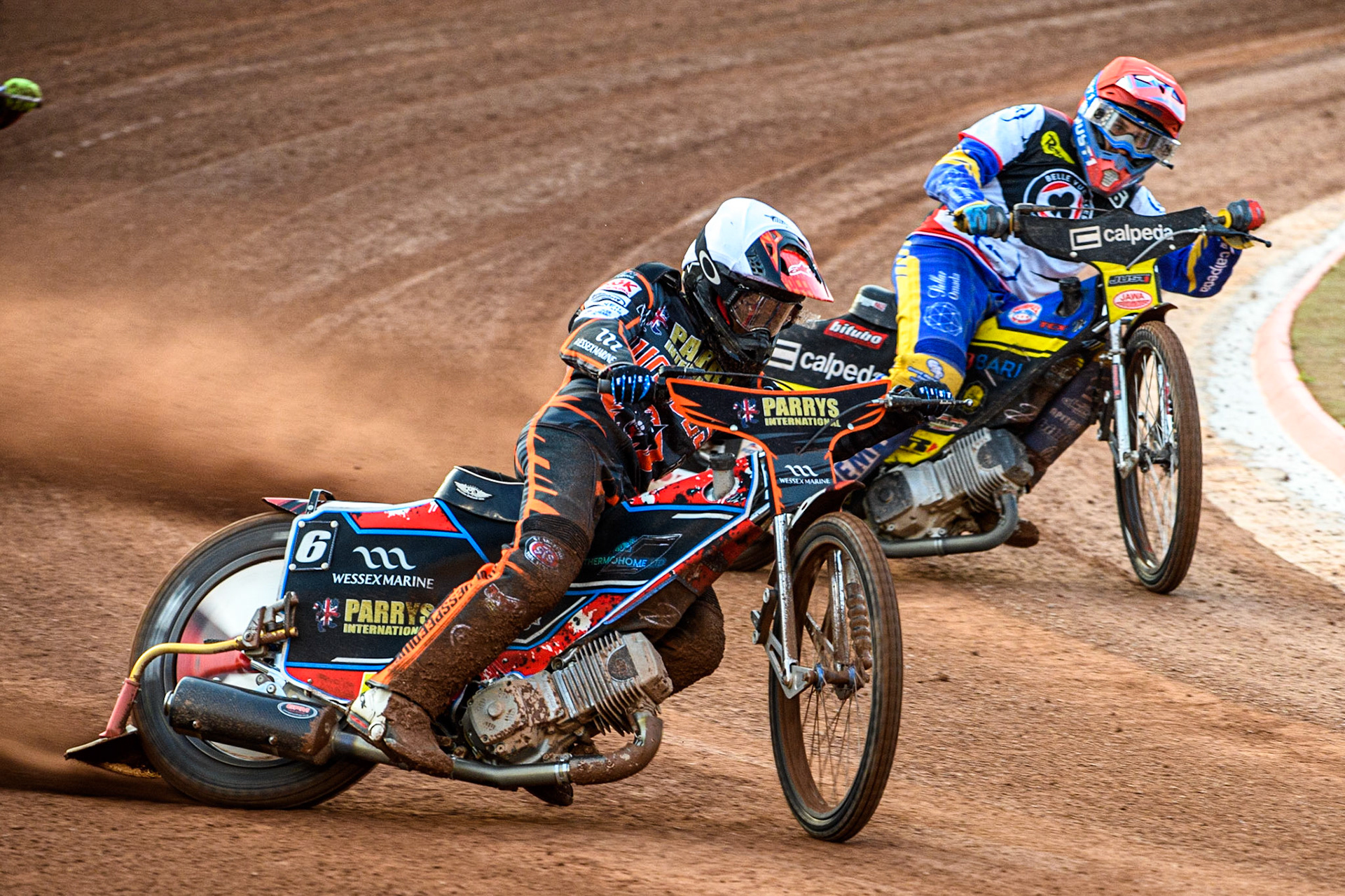 Zach Cook (White) outside Paco Castagna (Red) during the Sports Insure Premiership Knock Out Cup Quarter Final 2nd Leg between Belle Vue Aces and Wolverhampton Wolves at the National Speedway Stadium, Manchester on Thursday 18th May 2023. (Photo: Ian Charles | MI News)