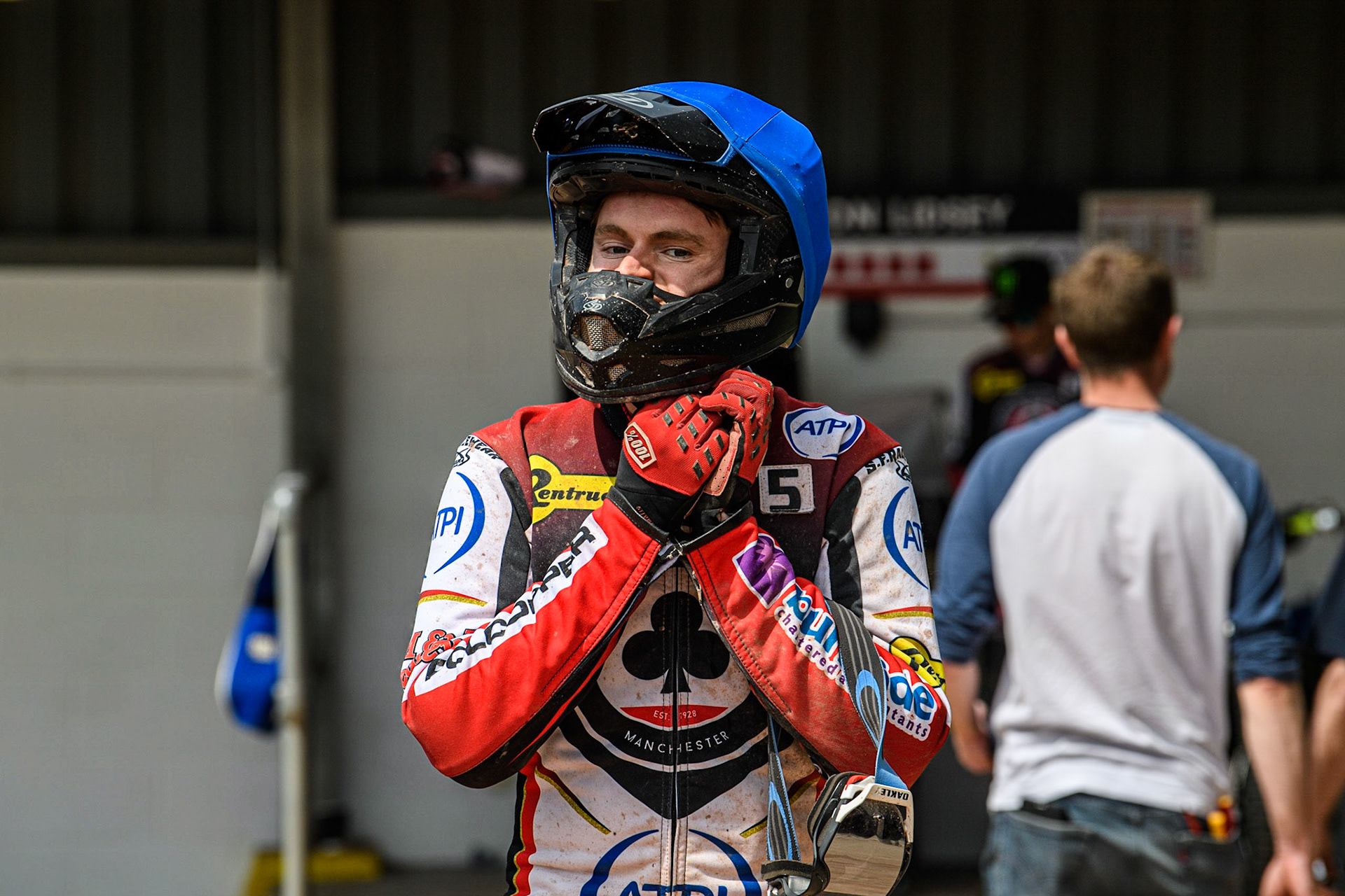 Brady Kurtz fastens his helmet during the Sports Insure Premiership match between Belle Vue Aces and Wolverhampton Wolves at the National Speedway Stadium, Manchester on Monday 29th May 2023. (Photo: Ian Charles | MI News)