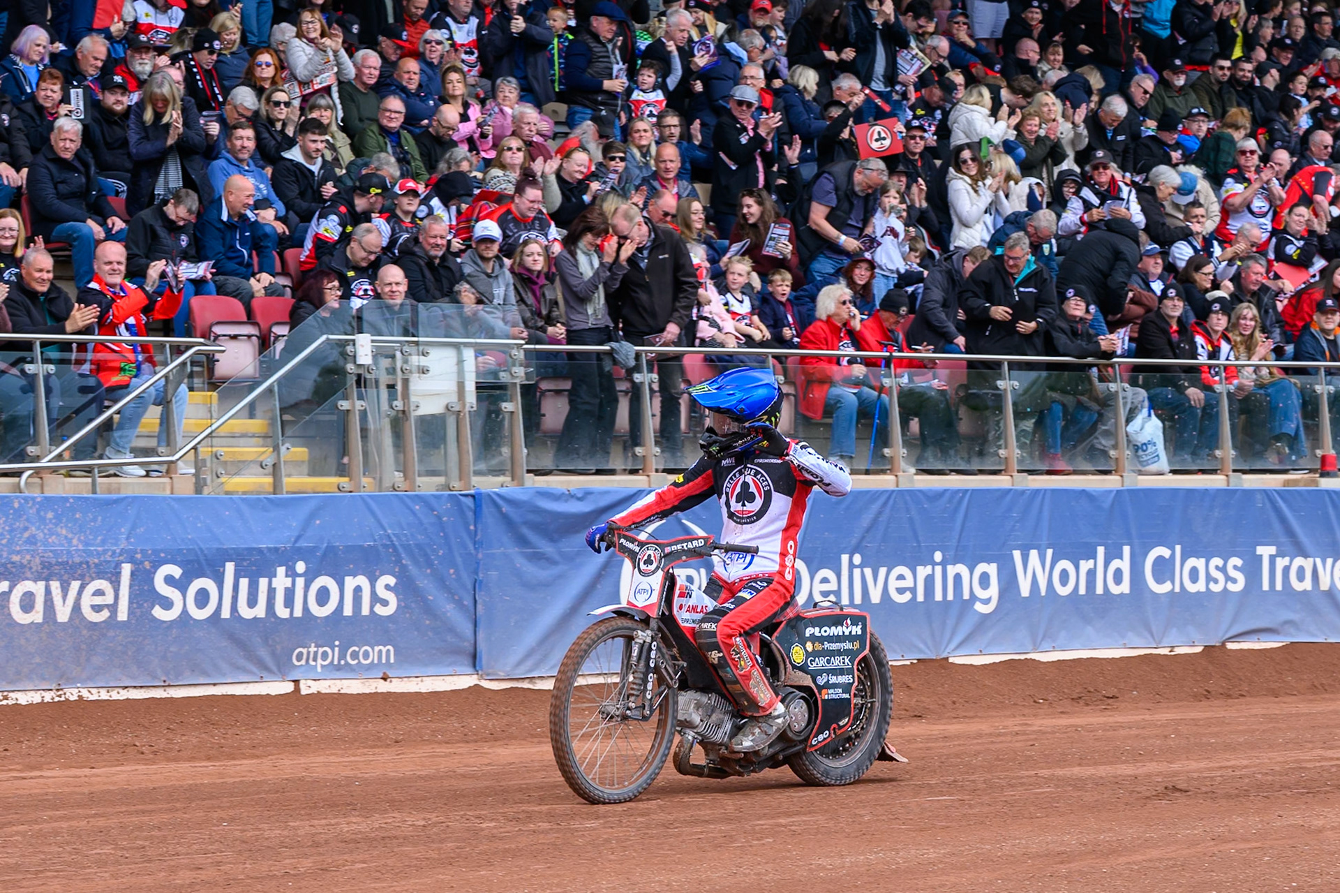 Dan Bewley of Belle Vue Aces  acknowledges the crowd after Heat 13 during the Rowe Motor Oil Premiership match between Belle Vue Aces and Northampton Foxes at the National Speedway Stadium, Manchester on Monday 4th May 2026. (Photo: Ian Charles | MI News)