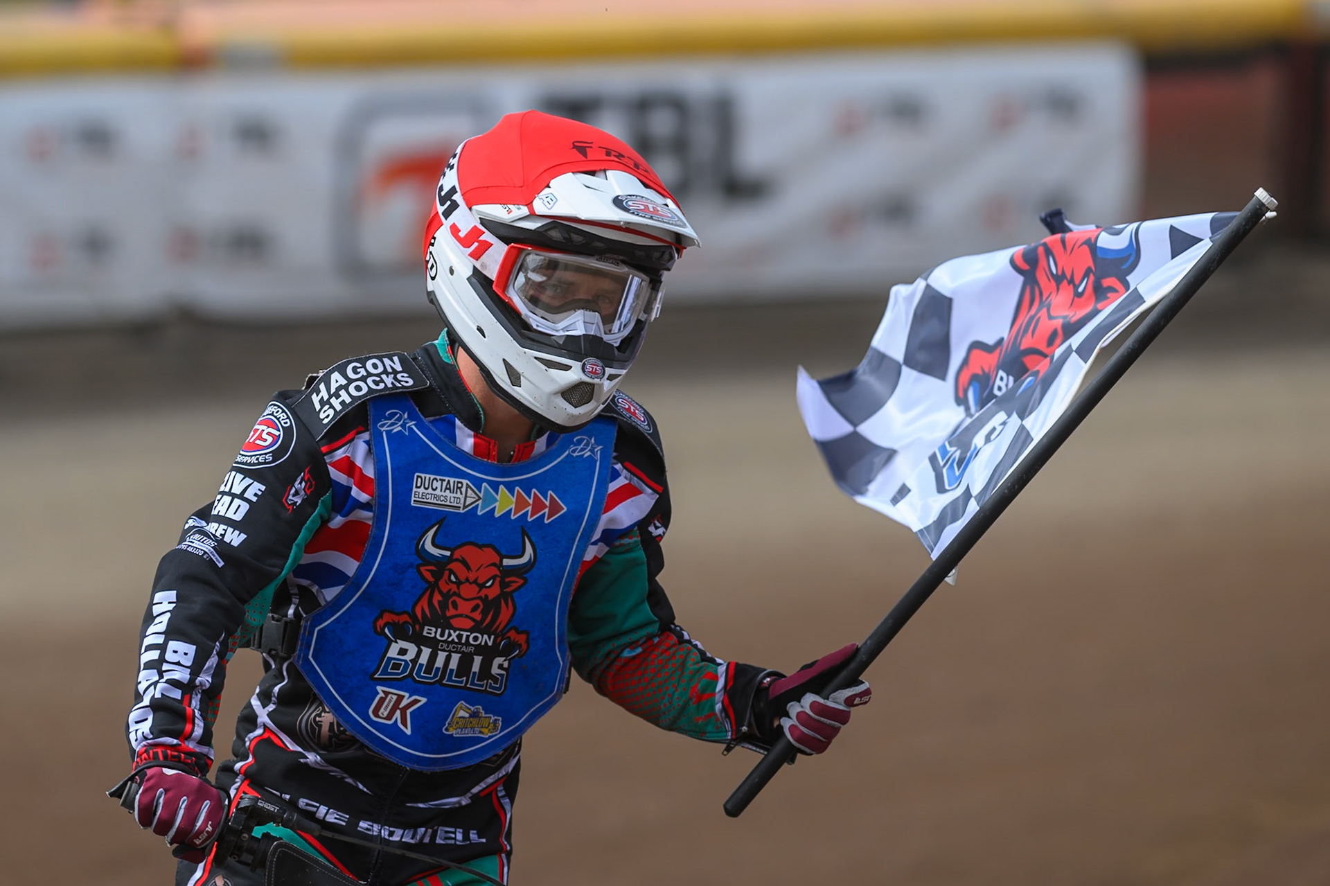 Alfie Bowtell of Buxton Bulls celebrates his win in Heat 1 during the WSRA National Development League match between Buxton Bulls and Oxford Chargers at Hi-Edge Speedway, Buxton on Sunday 2nd August 2026. (Photo: Ian Charles | MI News)