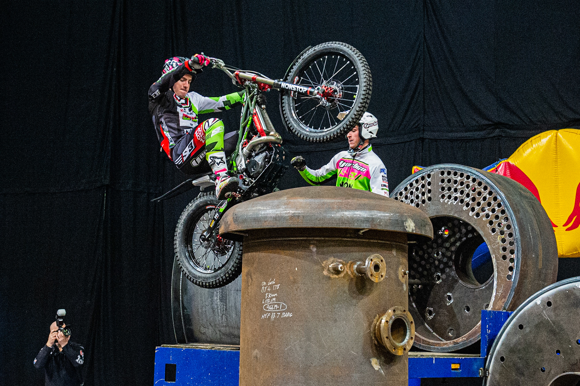 SHEFFIELD, ENGLAND  - DECEMBER 28TH  Jamie Busto, Spain (Vertigo) struggles on Section 1  during the 25th Anniversary Sheffield Indoor Trial at the FlyDSA Arena, Sheffield on Saturday 28th December 2019. (Credit: Ian Charles | MI News)