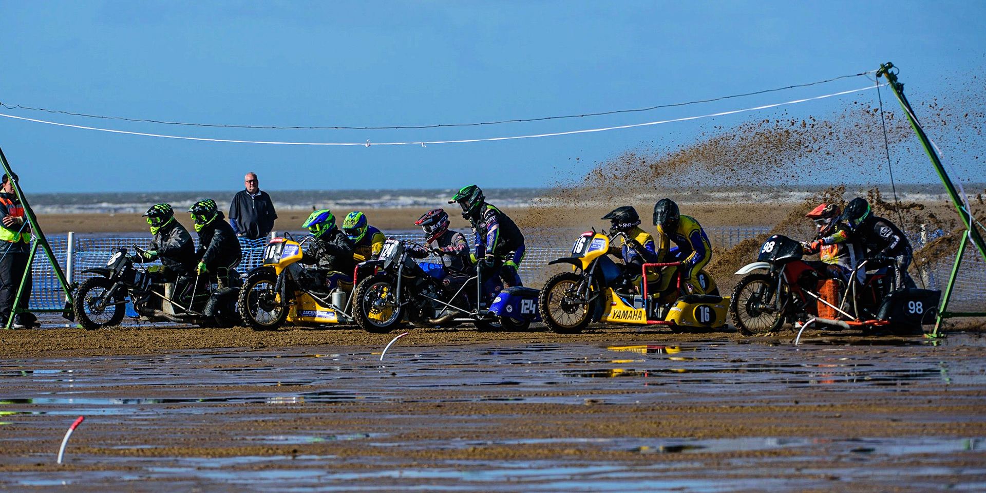 Start of a Right Handed sidecar heat during the Fylde ACU British Sand Racing Masters Championship on  Sunday 2nd October 2022. (Credit: Ian Charles | MI News)