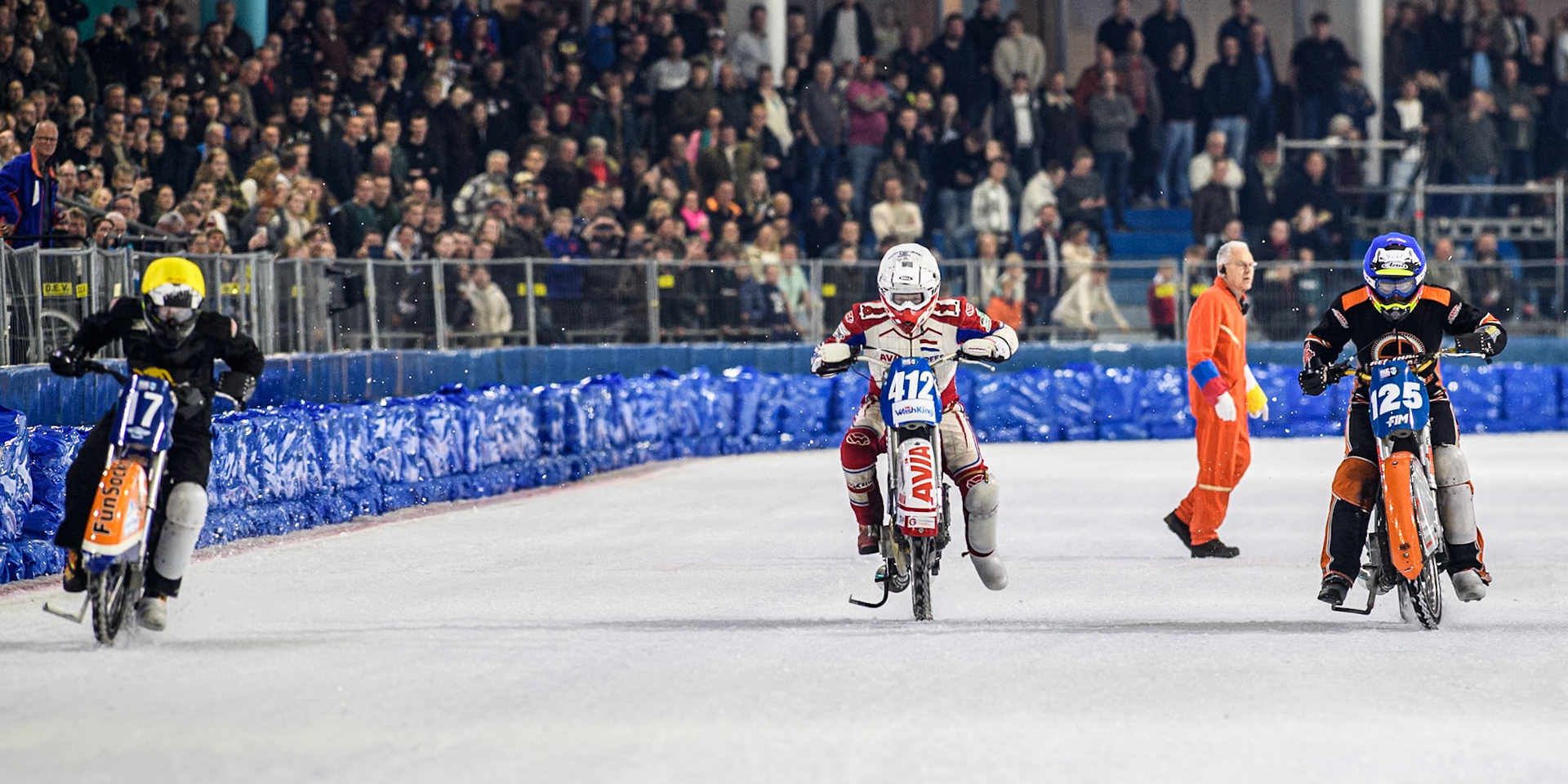 (L to R) Leon Kramer of The Netherlands in Yellow, Niek Schaap of The Netherlands in White and Sebastian Reitsma of The Netherlands in Blue leave the line during the Roelof Thijs Bokaal, Ice Rink Thialf, Heerenveen, Netherlands on Friday 4th April 2025. (Photo: Ian Charles | MI News)