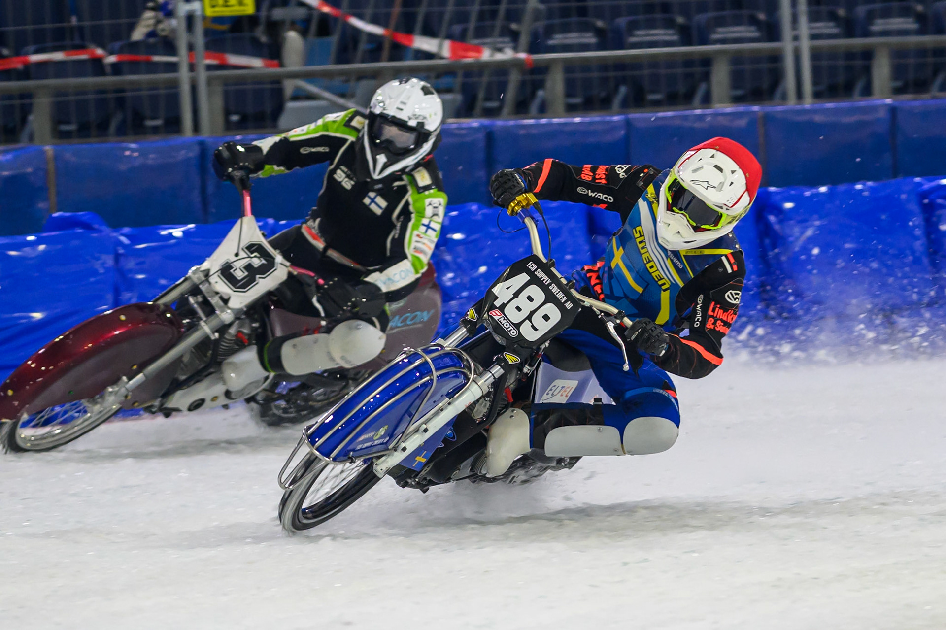 Melwin Björklin of Sweden in Red rides inside Arttu Lehtinen of Finland in White during the ROELOF THIJS BOKAAL at Ice Rink Thialf, Heerenveen on Friday 10th April 2026.  (Photo: Ian Charles | MI News)