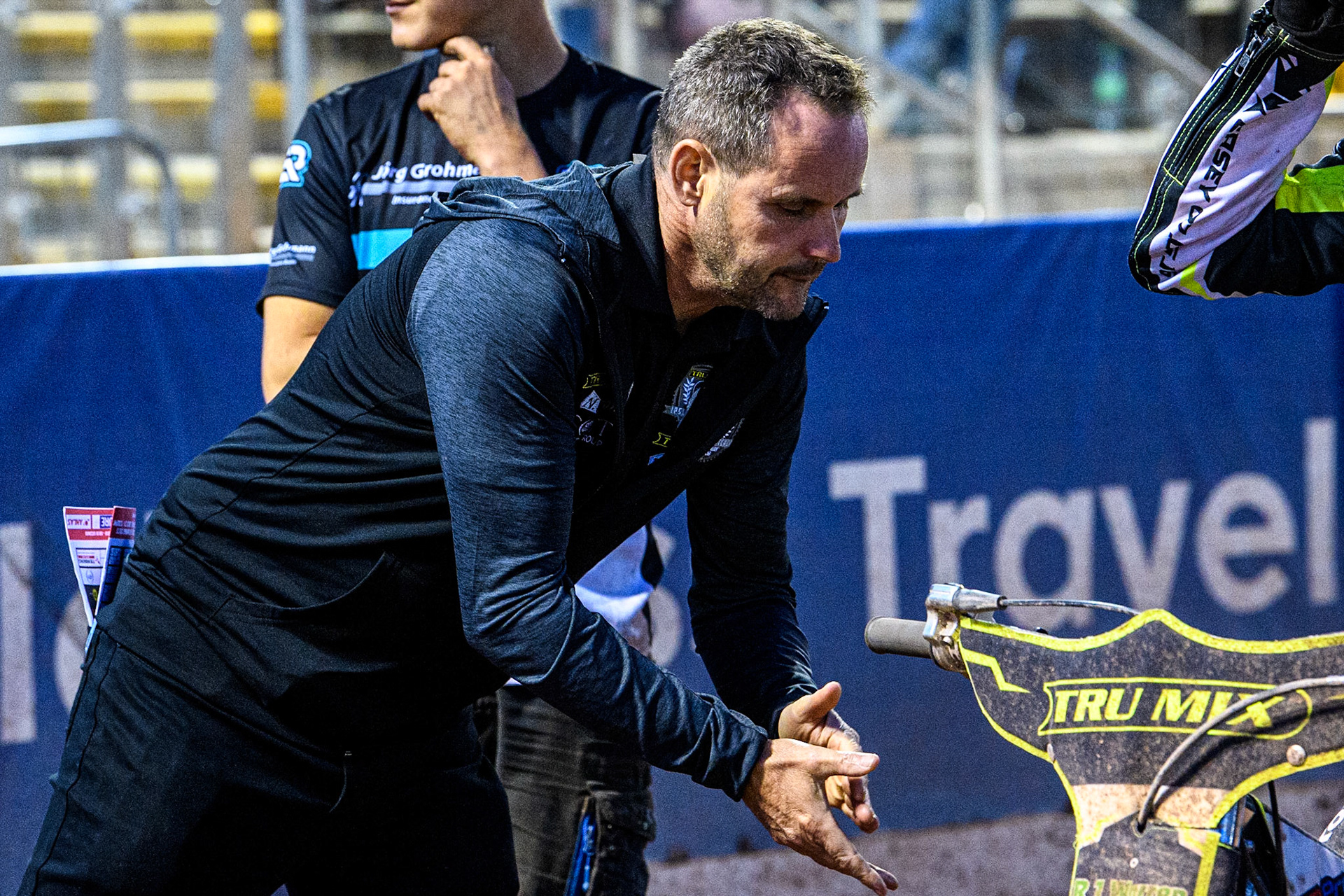 Chris Louis offers some encouragement during the Sports Insure Premiership match between Belle Vue Aces and Ipswich Witches at the National Speedway Stadium, Manchester on Monday 17th July 2023. (Photo: Ian Charles | MI News)
