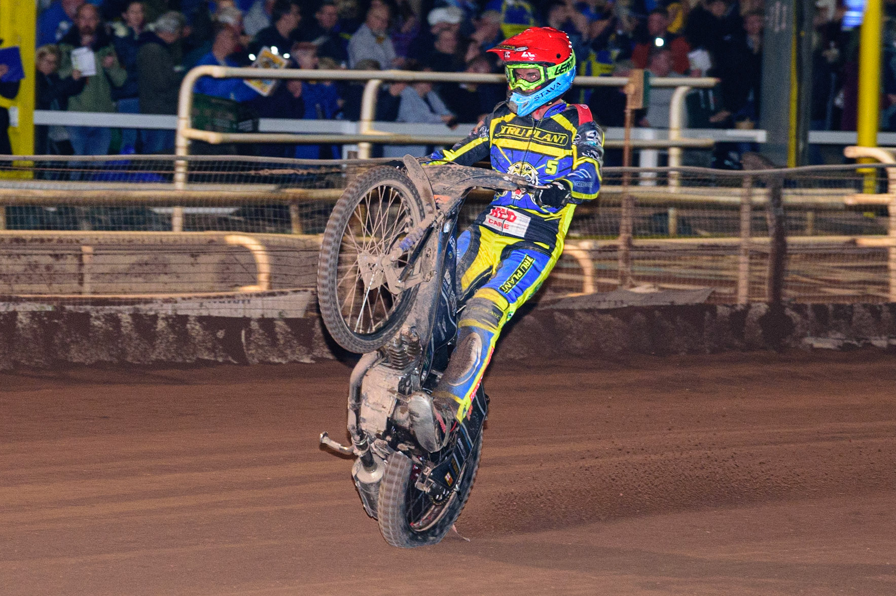 SHEFFIELD, UK. APR 14TH   Adam Ellis  celebrates the win with a wheelie during the SGB Premiership League Cup match between Sheffield Tigers and Belle Vue Aces at Owlerton Stadium, Sheffield on Thursday 14th April 2022. (Credit: Ian Charles | MI News)