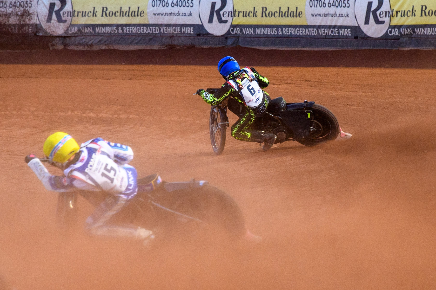 Anders Rowe in Yellow chases Craig Cook in Blue during the Attis Insurance Sports Division British Final at the National Speedway Stadium, Manchester on Monday 12th May 2025. (Photo: Ian Charles | MI News)