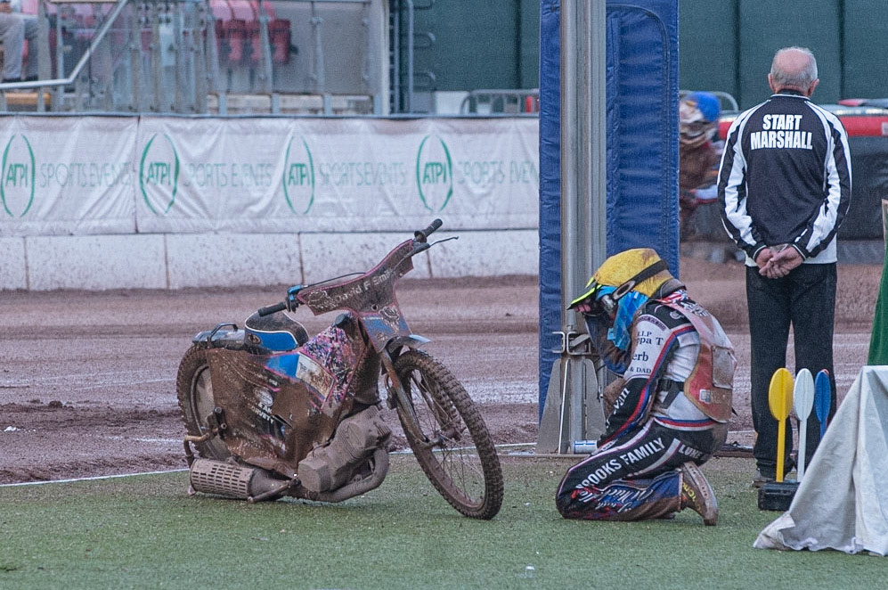 Photo: Ian Charles

Luke Barnes  after his engine failed in the start line

Belle Vue Colts v Kent Kings, SGB National League, Belle Vue National Speedway Stadium, Manchester, Thursday 1  August  2019