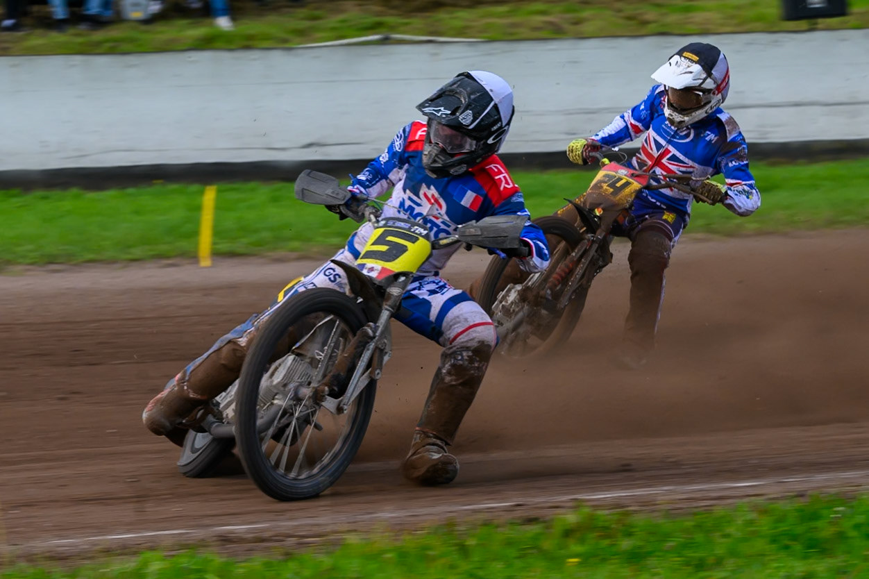 Tino Bouin (5) of France in White leading Jake Mulford (24) of Great Britain in Black &amp; White  during the FIM Long Track of Nations 2026 at the Speed Centre Roden in the Netherlands on Sunday 20th September 2026. (Photo: Ian Charles | MI News)