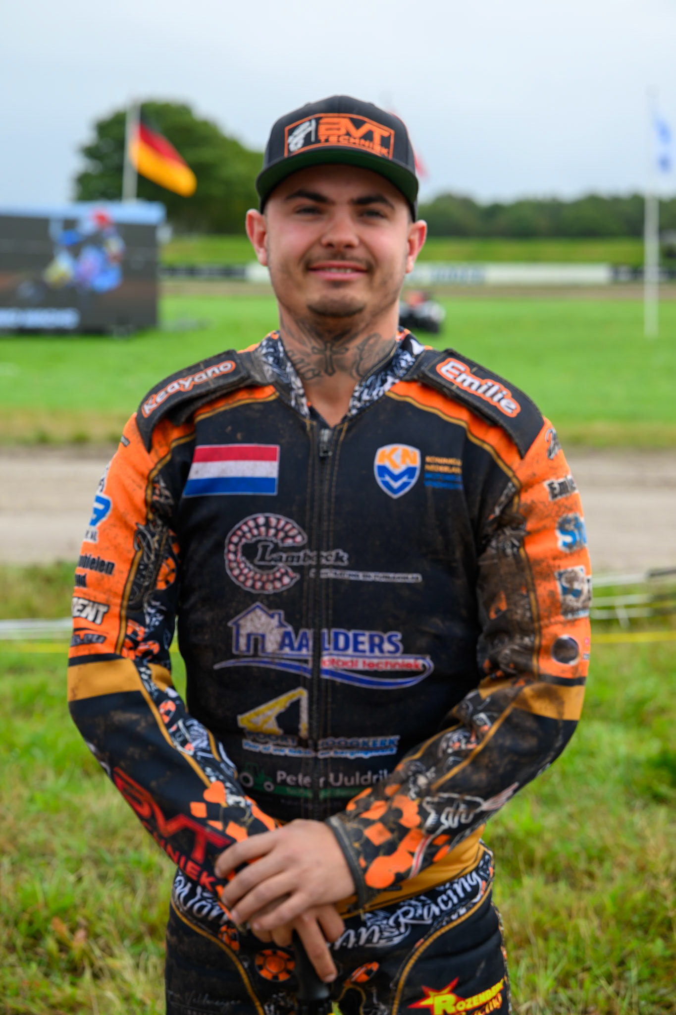 Wild Card Rider Romano Hummel (15) of The Netherlands during the FIM Long Track World Championship Final 4, at the Speed Centre Roden, Netherlands on Sunday 21st September 2025. (Photo: Ian Charles | MI News)during the FIM Long Track World Championship Final 4, at the Speed Centre, Roden on Sunday 21st September 2025. (Photo: Ian Charles | MI News)