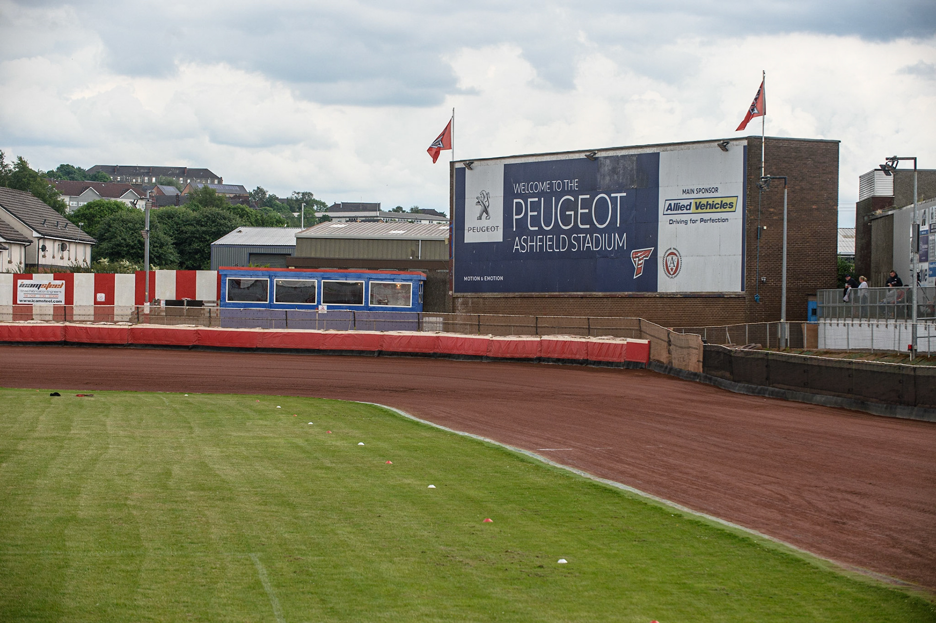 GLASGOW, UK. JUNE 19TH.  The back straight  at the Peugeot Ashfield Stadium during the FIM Speedway Grand Prix Qualifying Round at the Peugeot Ashfield Stadium, Glasgow on Saturday 19th June 2021. (Credit: Ian Charles | MI News)