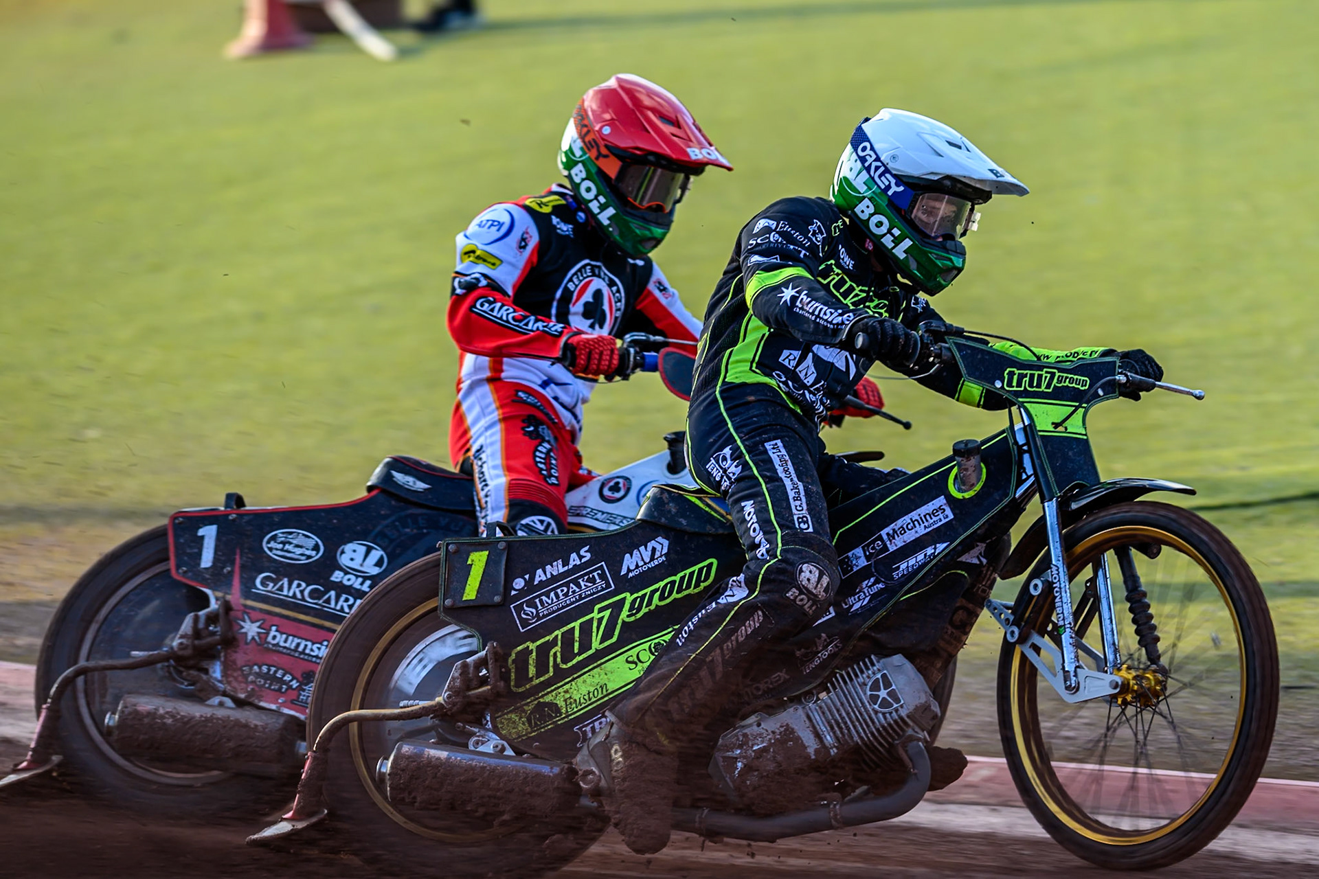 Jason Doyle of Ipswich Witches  in White rides outside Brady Kurtz of Belle Vue Aces in Red during the Rowe Motor Oil Premiership match between Belle Vue Aces and Ipswich Witches at the National Speedway Stadium, Manchester on Monday 4th August 2025. (Photo: Ian Charles | MI News)