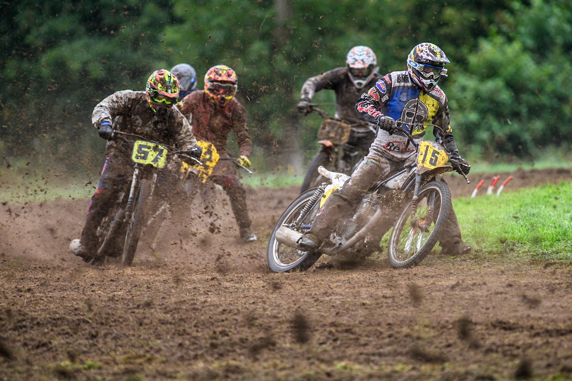 John Priest (15) leading Max Dent (57) and others in the 500cc Upright Class  during the ACU British Upright Championships at Woodhouse Lance, Gawsworth, Cheshire on Sunday 8th September 2024. (Photo: Ian Charles | MI News)