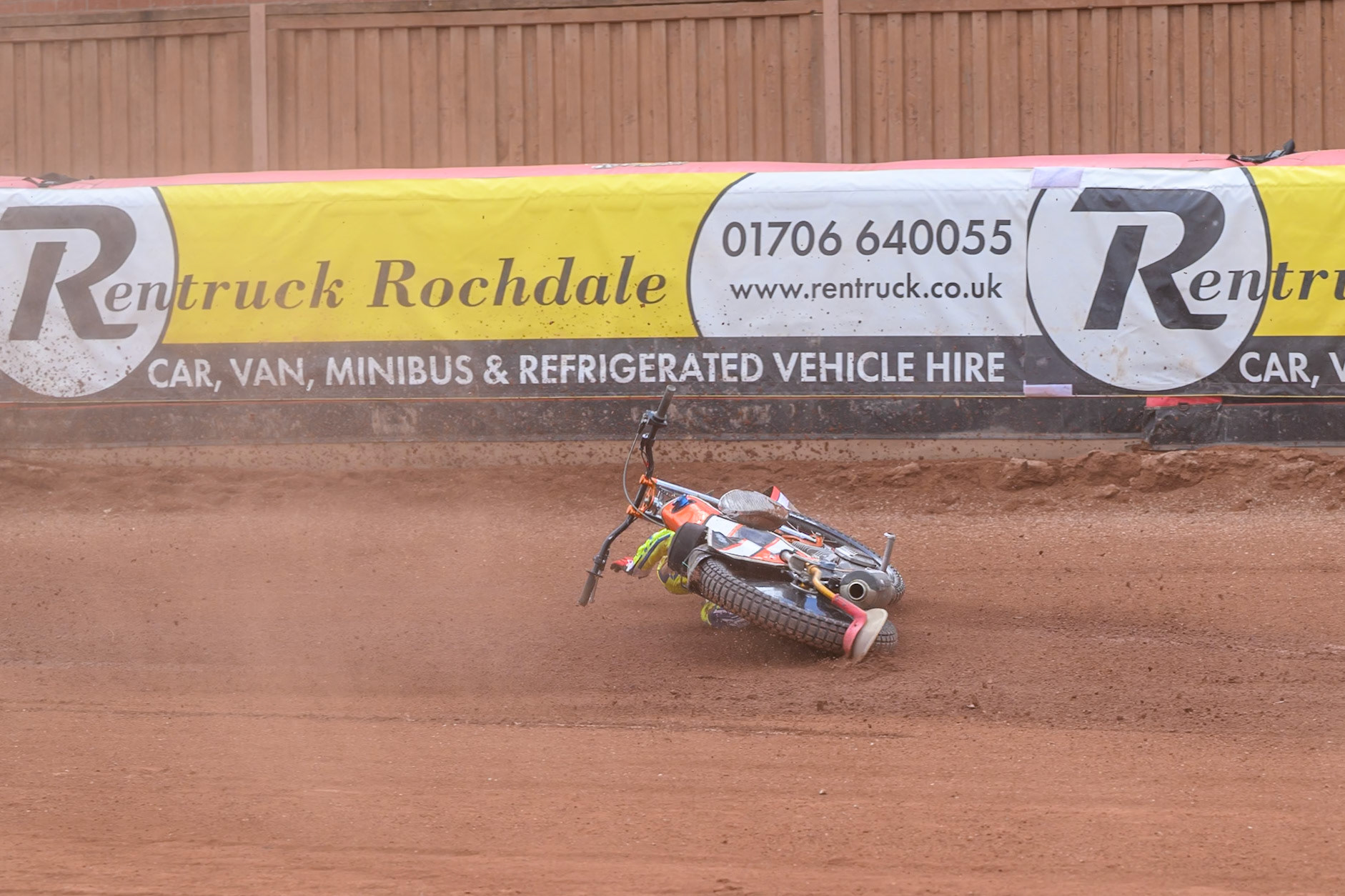 JR ASHWORTH &amp; SONS COLTS ACADEMY INDIVIDUALHarry Fletcher in Yellow rides inside Senna Summers in Blue before he slides off during the JR Ashworth &amp; Sons Colts Individual at the National Speedway Stadium, Manchester on Sunday 10th May 2026. (Photo: Ian Charles | MI News)