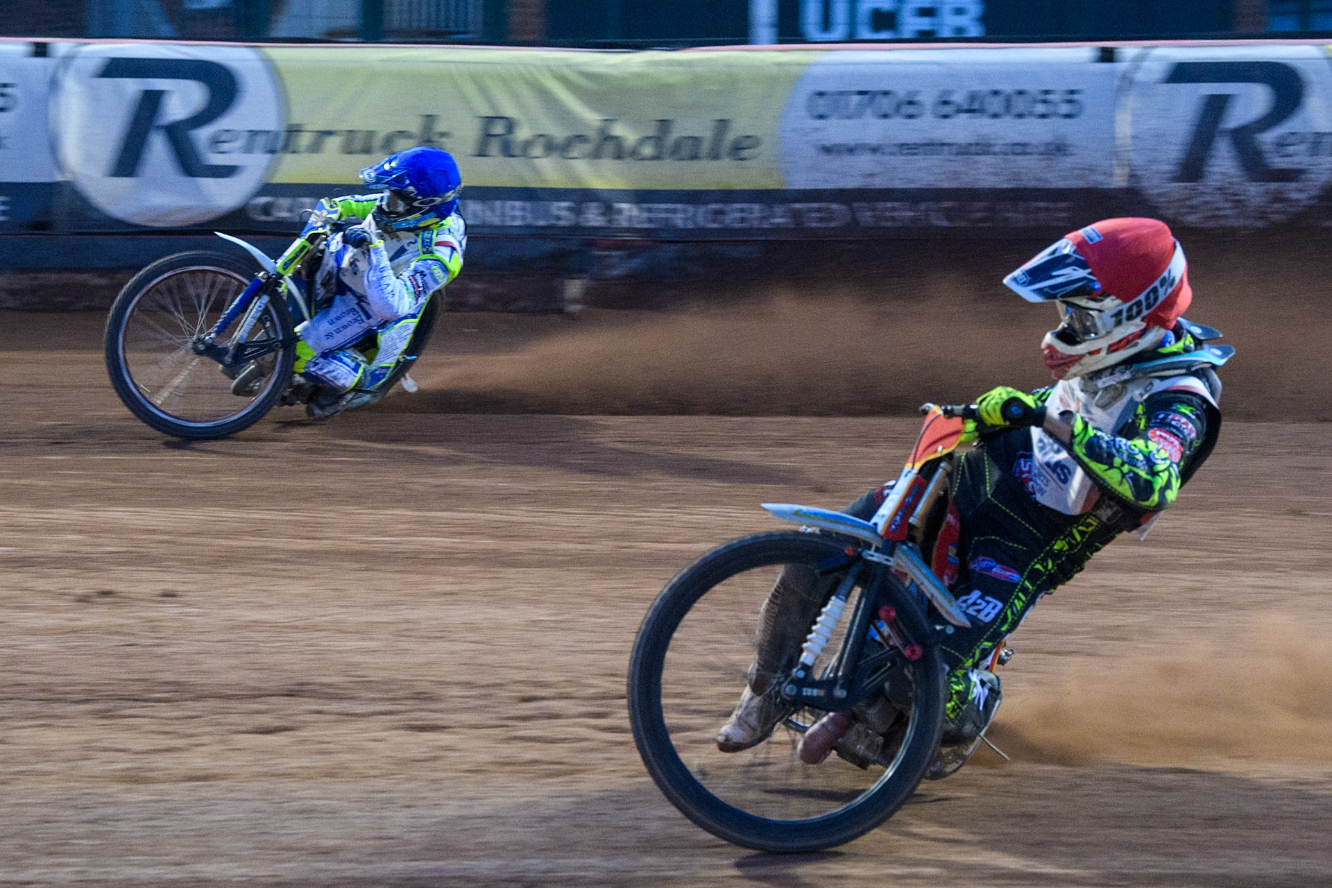 Chris Harris in Blue rides outside Drew Kemp in Red during the Attis Insurance Sports Division British Final at the National Speedway Stadium, Manchester on Monday 12th May 2025. (Photo: Ian Charles | MI News)