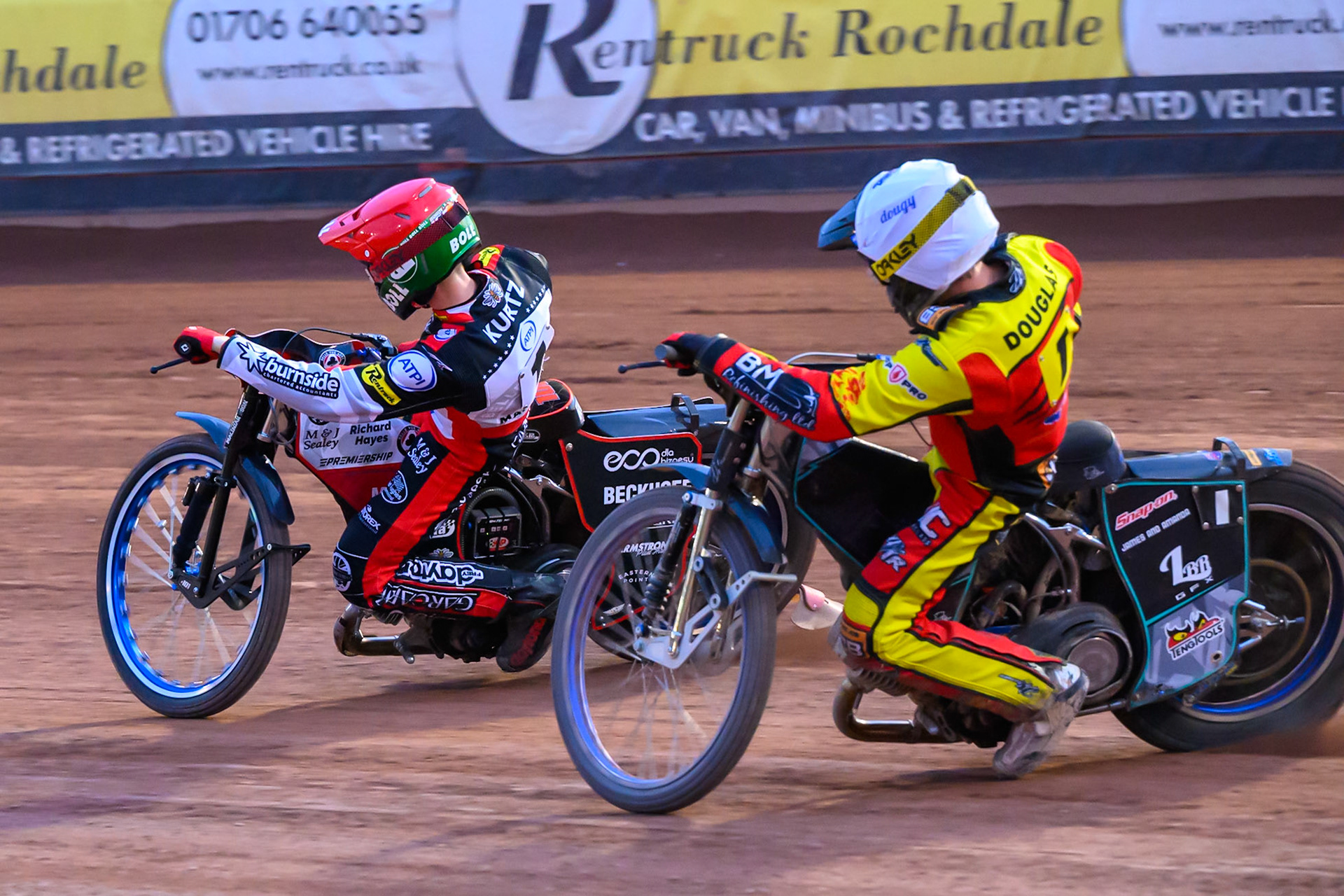Ryan Douglas of Leicester Lions in White chases Brady Kurtz of Belle Vue Aces in Red during the Rowe Motor Oil Premiership match between Belle Vue Aces and Leicester Lions at the National Speedway Stadium, Manchester on Monday 3rd August 2026. (Photo: Ian Charles | MI News)