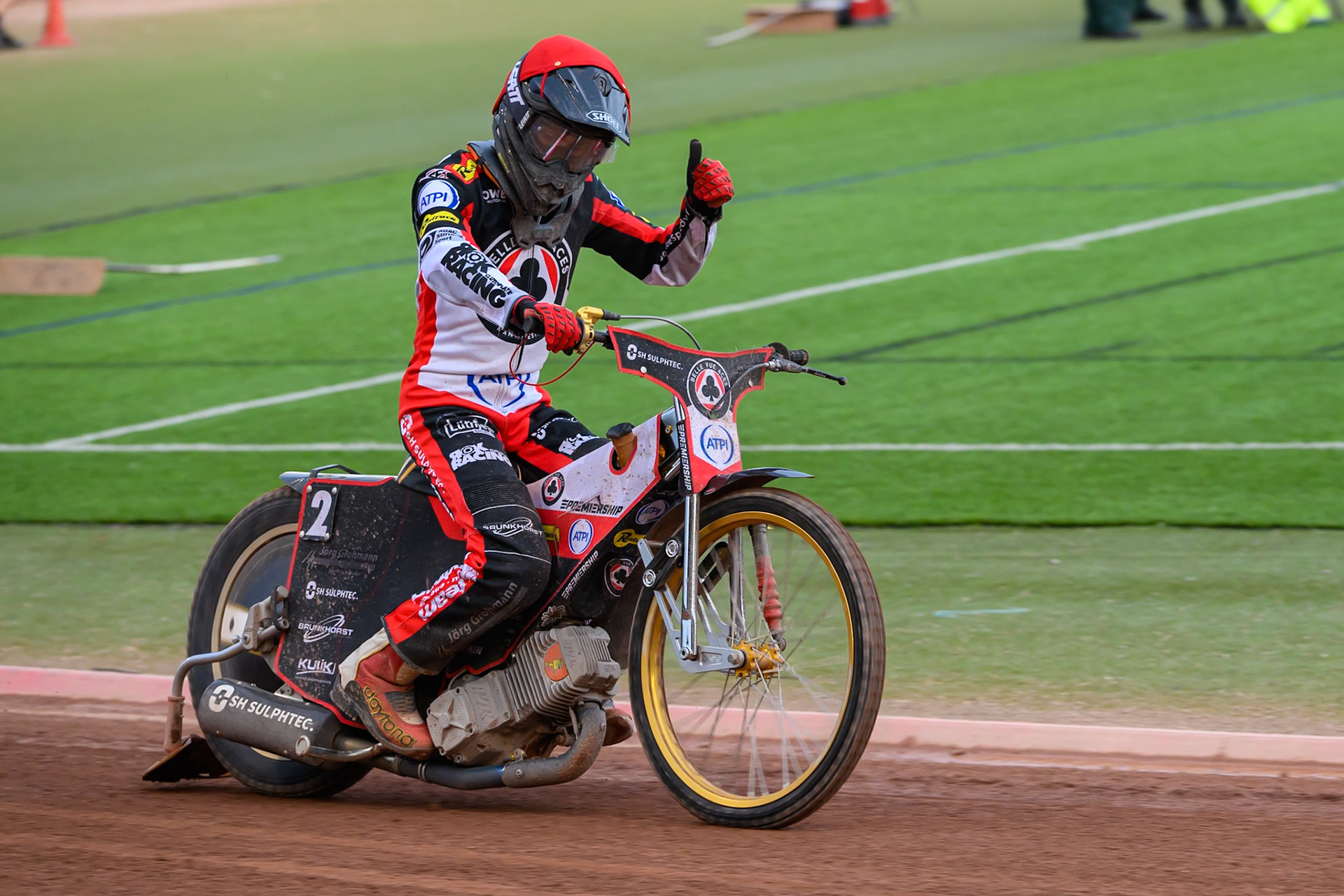 Norick Blödorn of Belle Vue Aces acknowledges the fans after his Heat 8 win during the Rowe Motor Oil Premiership match between Belle Vue Aces and Leicester Lions at the National Speedway Stadium, Manchester on Monday 3rd August 2026. (Photo: Ian Charles | MI News)