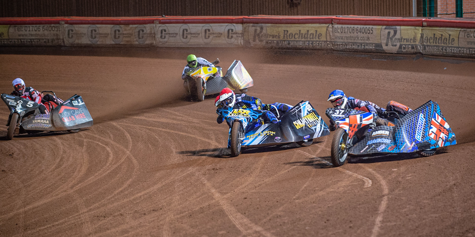 MANCHESTER, ENGLAND Final: Mark Cossar & Carl Pugh(37) goes around Matthew Tyrrell & Liam Brown(69) with Mick Cave & Bradley Steer(5) and Tom Cossar & Wayne Rickards(29) chasingduring the  ACU Sidecar Speedway Manchester Masters,  Belle Vue National Speedway Stadium, Manchester Saturday 12 October 2019 (Credit: Ian Charles | MI News)