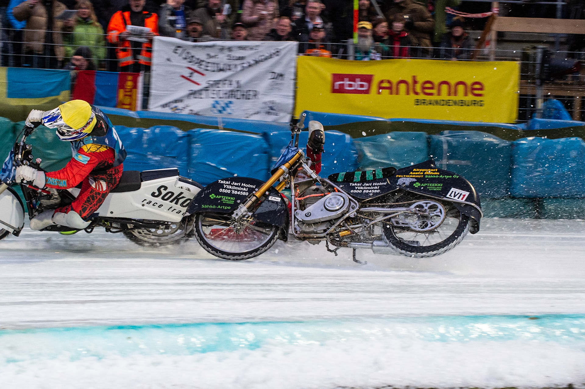 BERLIN GERMANY  - February 29  Matti Isoaho (Red) of Finland collides with Vladimir Cheblokov (Yellow) of Kazakhstan during theIce Speedway of Nations (Day 1) at the Horst-Dohm-Eisstadion, Berlin,  on Saturday 29 February 2020. (Credit: Ian Charles | MI News)