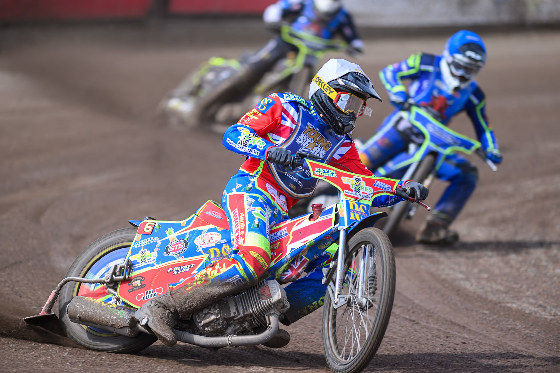 Simon Lambert of Kings Lynn Young Stars in White leading Arran Butcher of Buxton Bulls in Blue during the WSRA National Development League match between Buxton Bulls and King's Lynn Young Stars at Hi-Edge Speedway, Buxton on Sunday 9th August 2026. (Photo: Ian Charles | MI News)