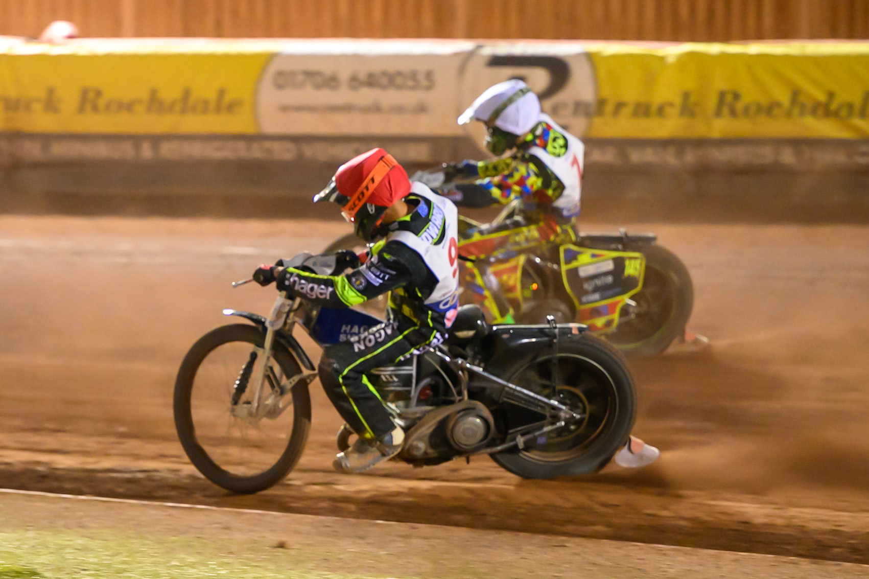 Jason Edwards (9) in Red rides inside Will Cairns (7)  in White during the Cab Direct British Speedway Championship Final at the National Speedway Stadium, Manchester on Saturday 15th August 2026. (Photo: Ian Charles | MI News)