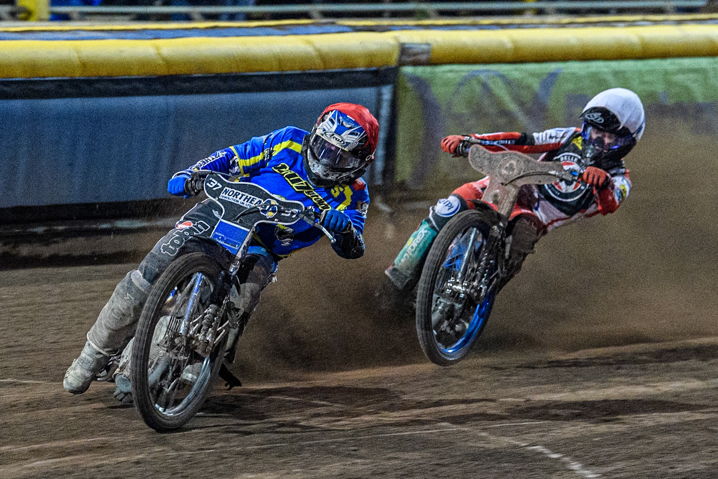 Sheffield Tigers' Guest Rider Chris Harris  in Red leading Belle Vue Aces' Brady Kurtz  in White during the Rowe Motor Oil Premiership Play Off Semi Final 2nd leg between Sheffield Tigers and Belle Vue Aces at Owlerton Stadium, Sheffield on Thursday 19th September 2024. (Photo: Ian Charles | MI News)
