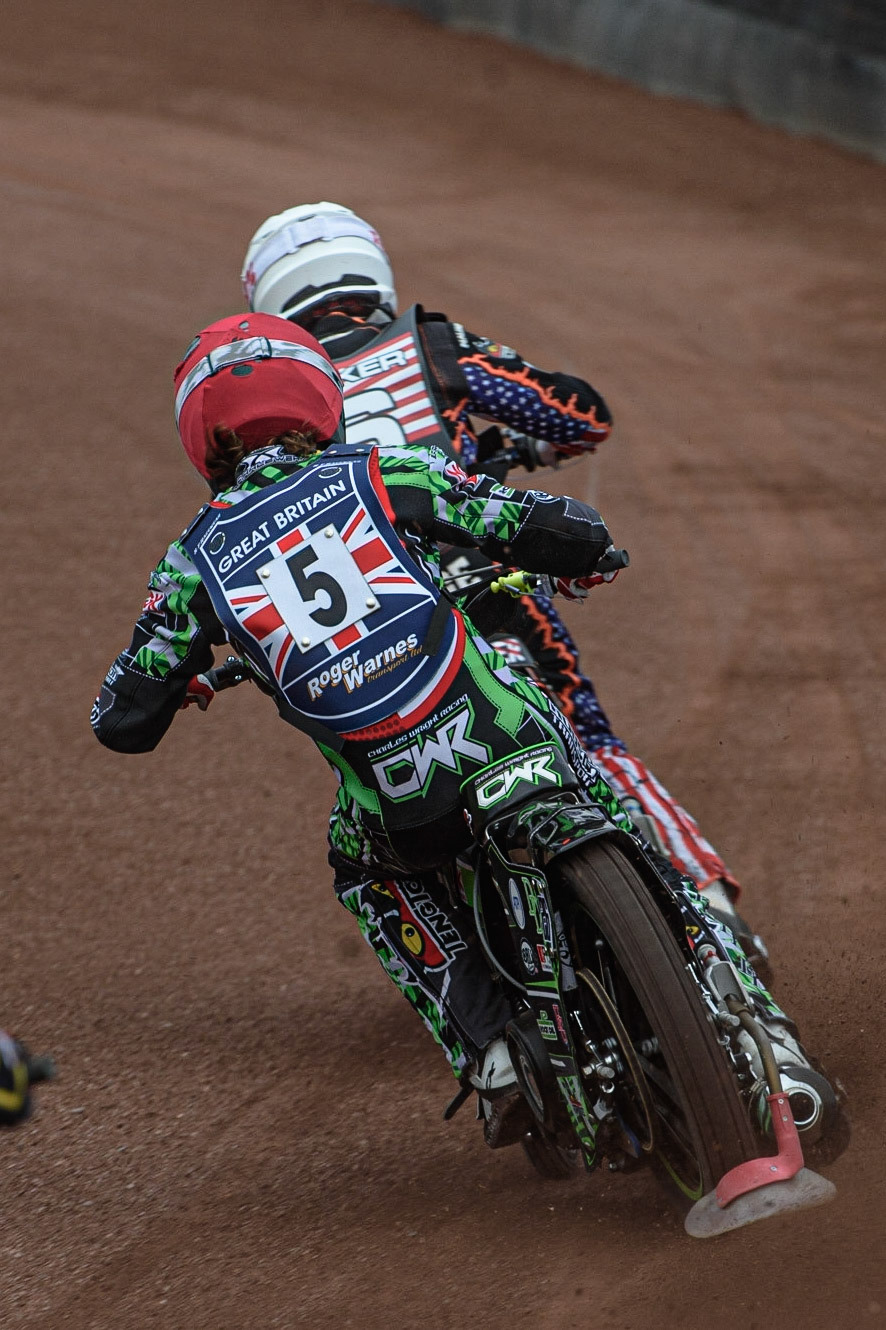 GLASGOW, UK. JUNE 19TH.  Charles Wright (Great Britain) (Red) chases Luke Becker (USA) (White) during the FIM Speedway Grand Prix Qualifying Round at the Peugeot Ashfield Stadium, Glasgow on Saturday 19th June 2021. (Credit: Ian Charles | MI News)