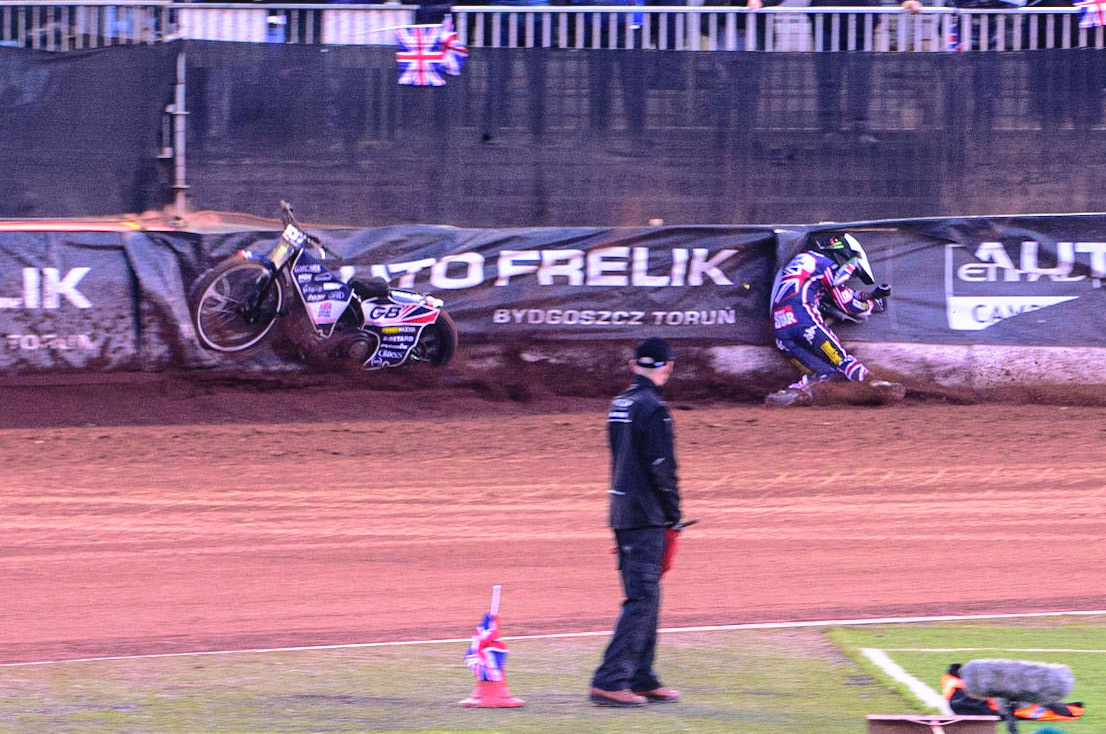 MANCHESTER, UK. OCT 16TH Tai Woffinden of Great Britain falls and hits the airfence during the Monster Energy FIM Speedway of Nations at the National Speedway Stadium, Manchester on Saturday  16th October 2021. (Credit: Ian Charles | MI News)