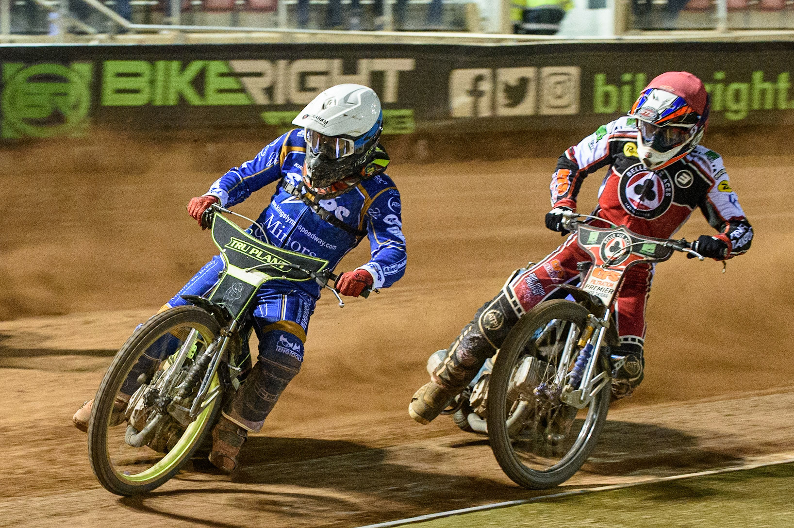 MANCHESTER, UK. SEPT 13TH  Craig Cook (White) leads Steve Worrall  (Red) during the SGB Premiership match between Belle Vue Aces and King's Lynn Stars at the National Speedway Stadium, Manchester on Monday 13th September 2021. (Credit: Ian Charles | MI News)