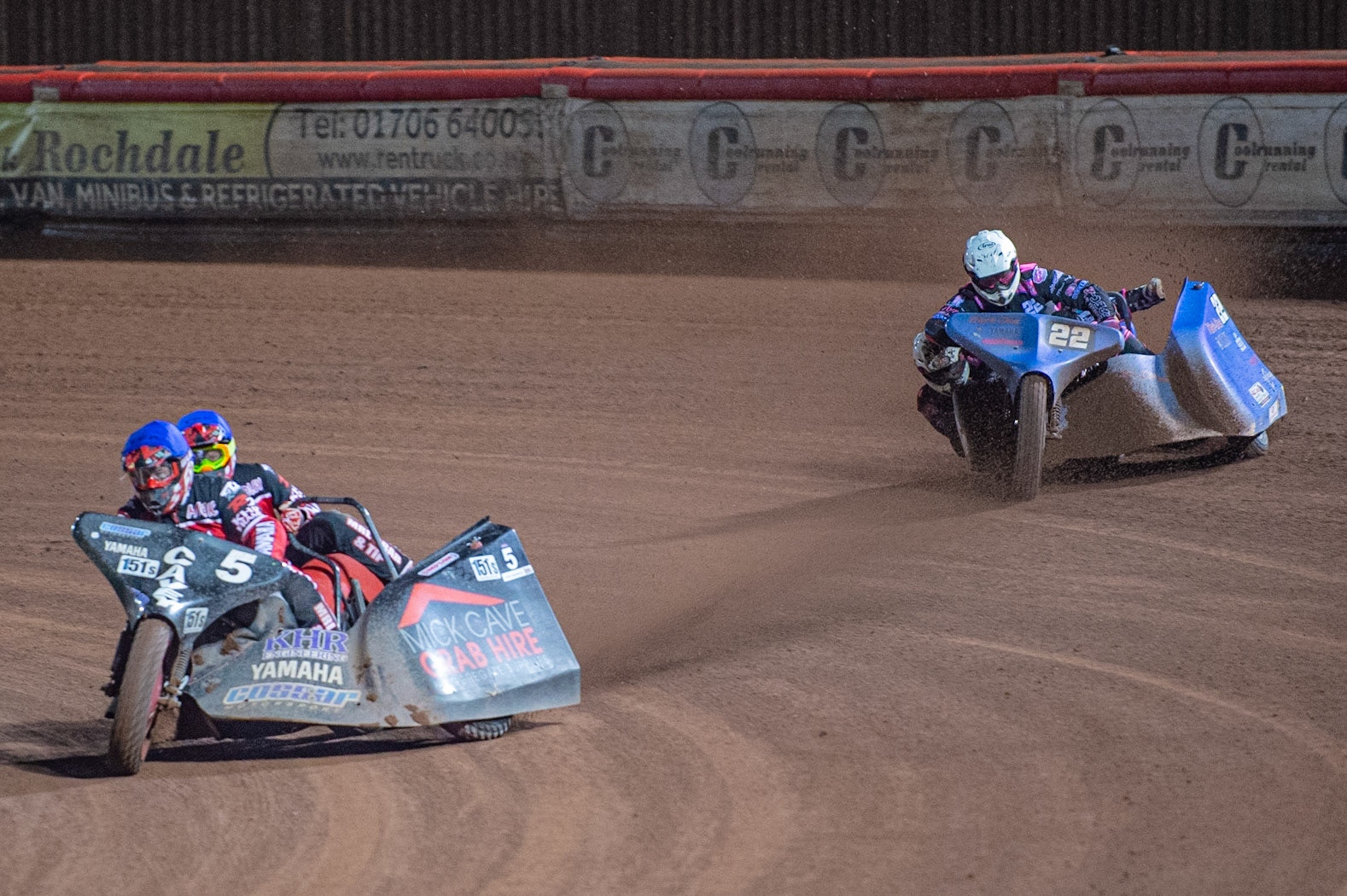 MANCHESTER, ENGLAND Mick Cave & Bradley Steer(5) leads Will Penfold & Ricky Pay(22) during the  ACU Sidecar Speedway Manchester Masters,  Belle Vue National Speedway Stadium, Manchester Saturday 12 October 2019 (Credit: Ian Charles | MI News)