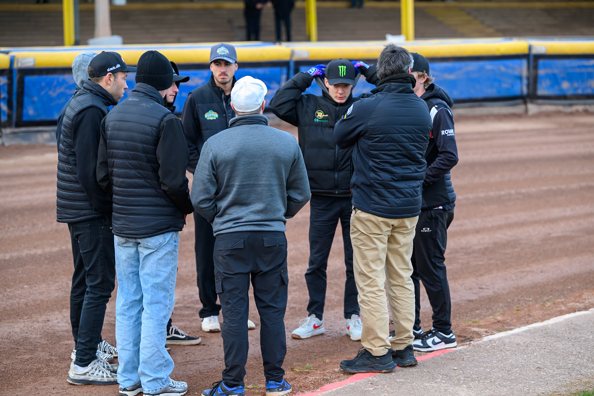 Belle Vue Aces team meeting during the Knockout Cup Northern Section match between Sheffield Tigers and Belle Vue Aces at Owlerton Stadium, Sheffield on Thursday 2nd April 2026. (Photo: Ian Charles | MI News)