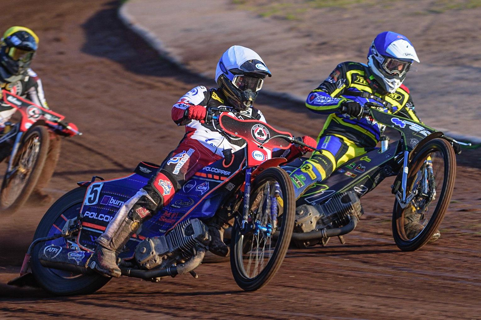 SHEFFIELD, UK. MAY 26TH  Brady Kurtz  (White) outside Craig Cook  (Blue) during the SGB Premiership match between Sheffield Tigers and Belle Vue Aces at Owlerton Stadium, Sheffield on Thursday 26th May 2022. (Credit: Ian Charles | MI News)