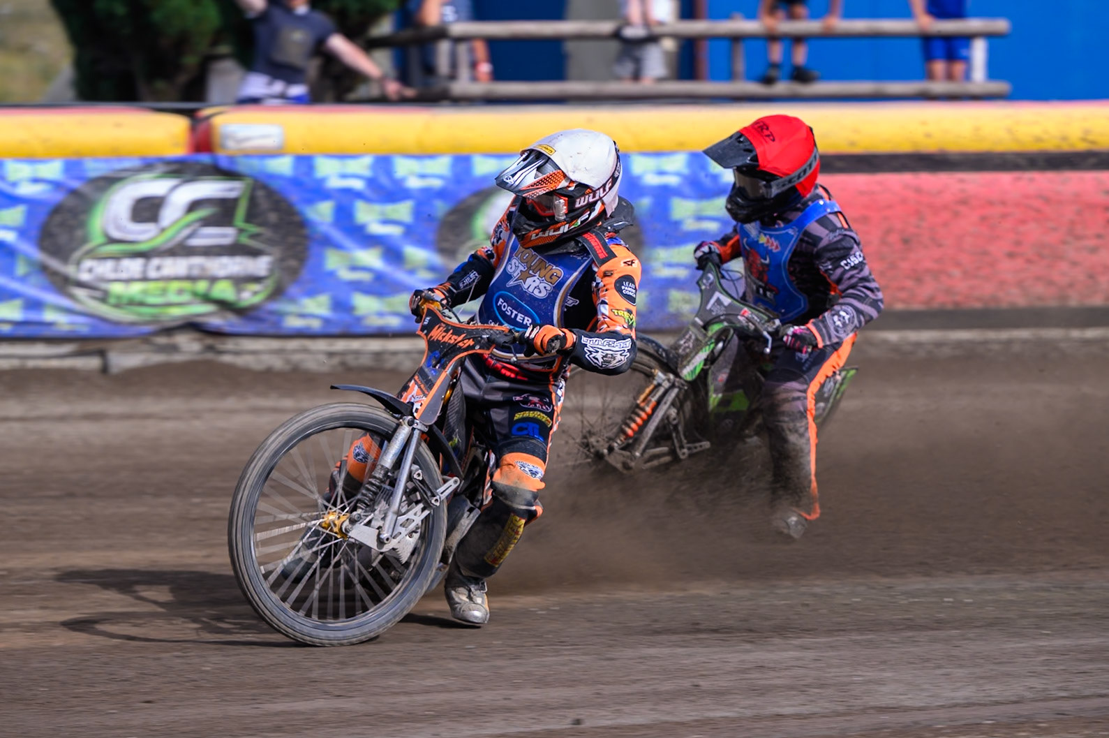 Mickie Simpson of Kings Lynn Young Stars in White leading Jack Roberts of Buxton Bulls in Red during the WSRA National Development League match between Buxton Bulls and King's Lynn Young Stars at Hi-Edge Speedway, Buxton on Sunday 9th August 2026. (Photo: Ian Charles | MI News)