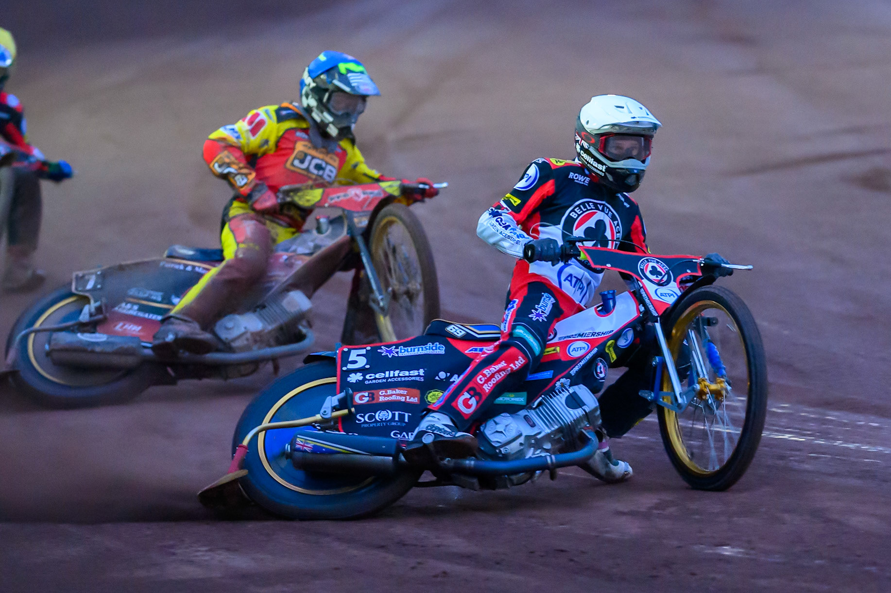 Zach Cook of Belle Vue Aces  in White leading Joe Thompson of Leicester Lions in Blue during the Rowe Motor Oil Premiership match between Leicester Lions and Belle Vue Aces at the Hydroscan Arena, Leicester on Monday 7th September 2026. (Photo: Ian Charles | MI News)