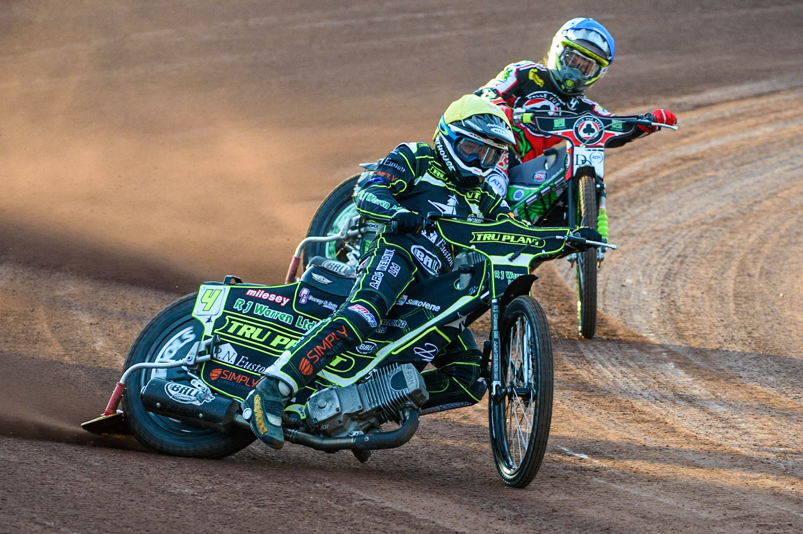 MANCHESTER UKDanny King (Yellow) leads Charles Wright   (Blue) during the SGB Premiership match between Belle Vue Aces and Ipswich Witches at the National Speedway Stadium, Manchester on Monday 2nd August 2021. (Credit: Ian Charles | MI News)