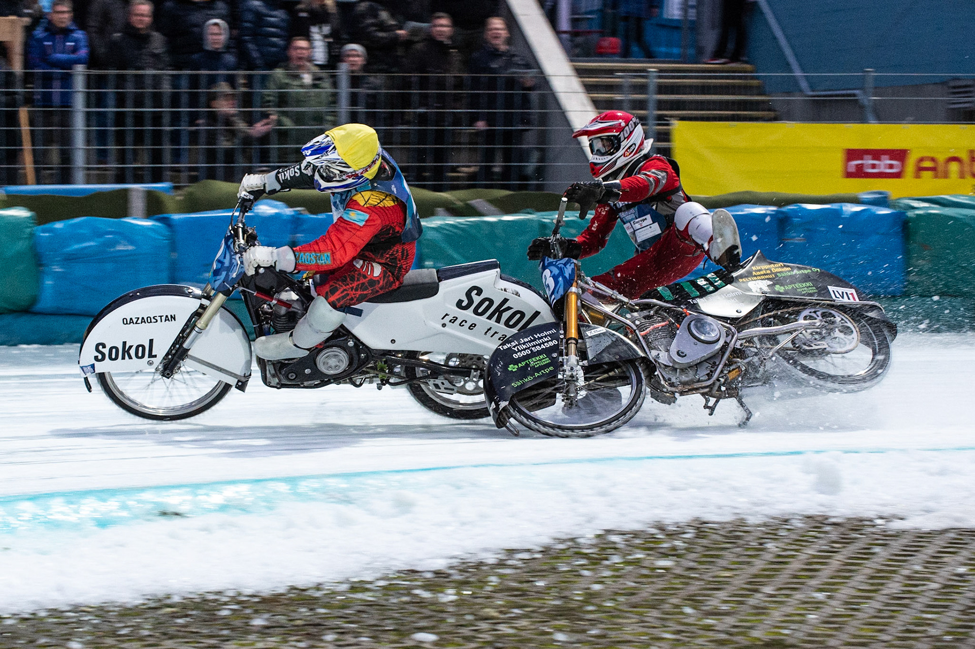 BERLIN GERMANY  - February 29  Matti Isoaho (Red) of Finland collides with Vladimir Cheblokov (Yellow) of Kazakhstan during theIce Speedway of Nations (Day 1) at the Horst-Dohm-Eisstadion, Berlin,  on Saturday 29 February 2020. (Credit: Ian Charles | MI News)