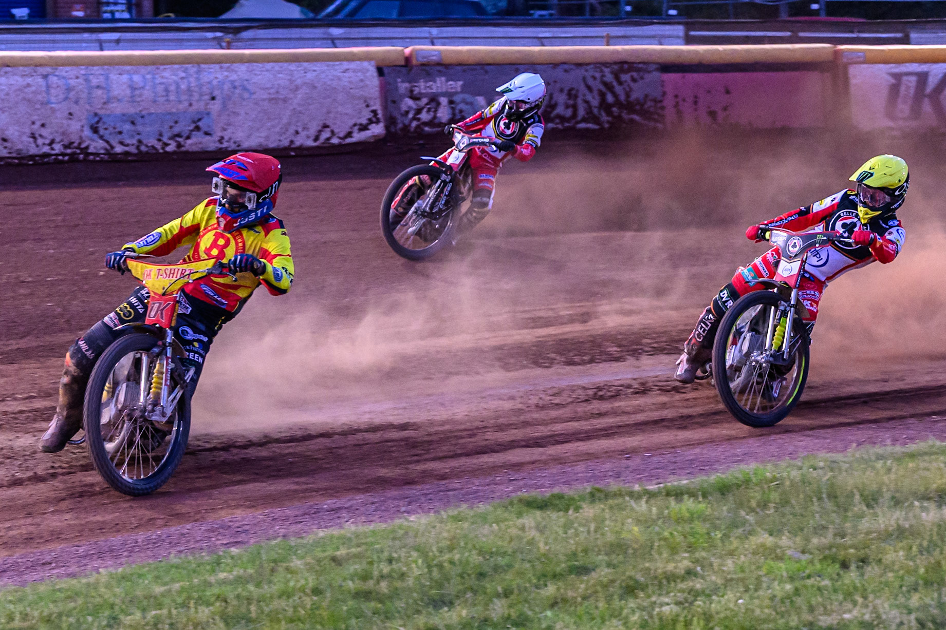 Birmingham Brummies' Paco Castagna in Red leading Belle Vue Aces' Jaimon Lidsey in Yellow and Belle Vue Aces' Dan Bewley in White during the Rowe Motor Oil Premiership match between Birmingham Brummies and Belle Vue Aces at Perry Bar Stadium, Birmingham on Monday 2nd June 2025. (Photo: Ian Charles | MI News)