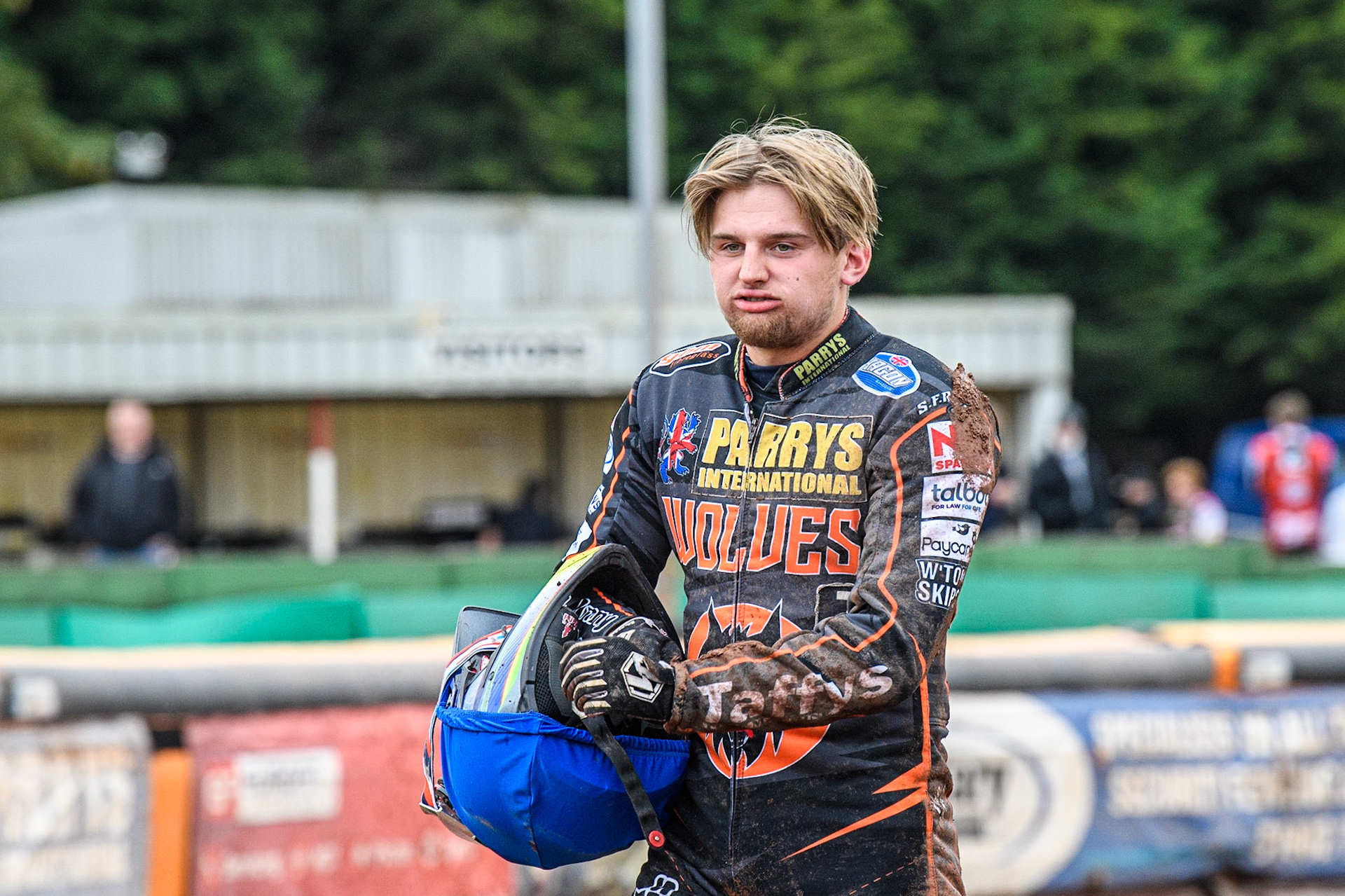 Leon Flint walks back to the pits after his fall during the Sports Insure Premiership match between Wolverhampton Wolves and Belle Vue Aces at Monmore Green Stadium, Wolverhampton on Monday 10th July 2023. (Photo: Ian Charles | MI News)