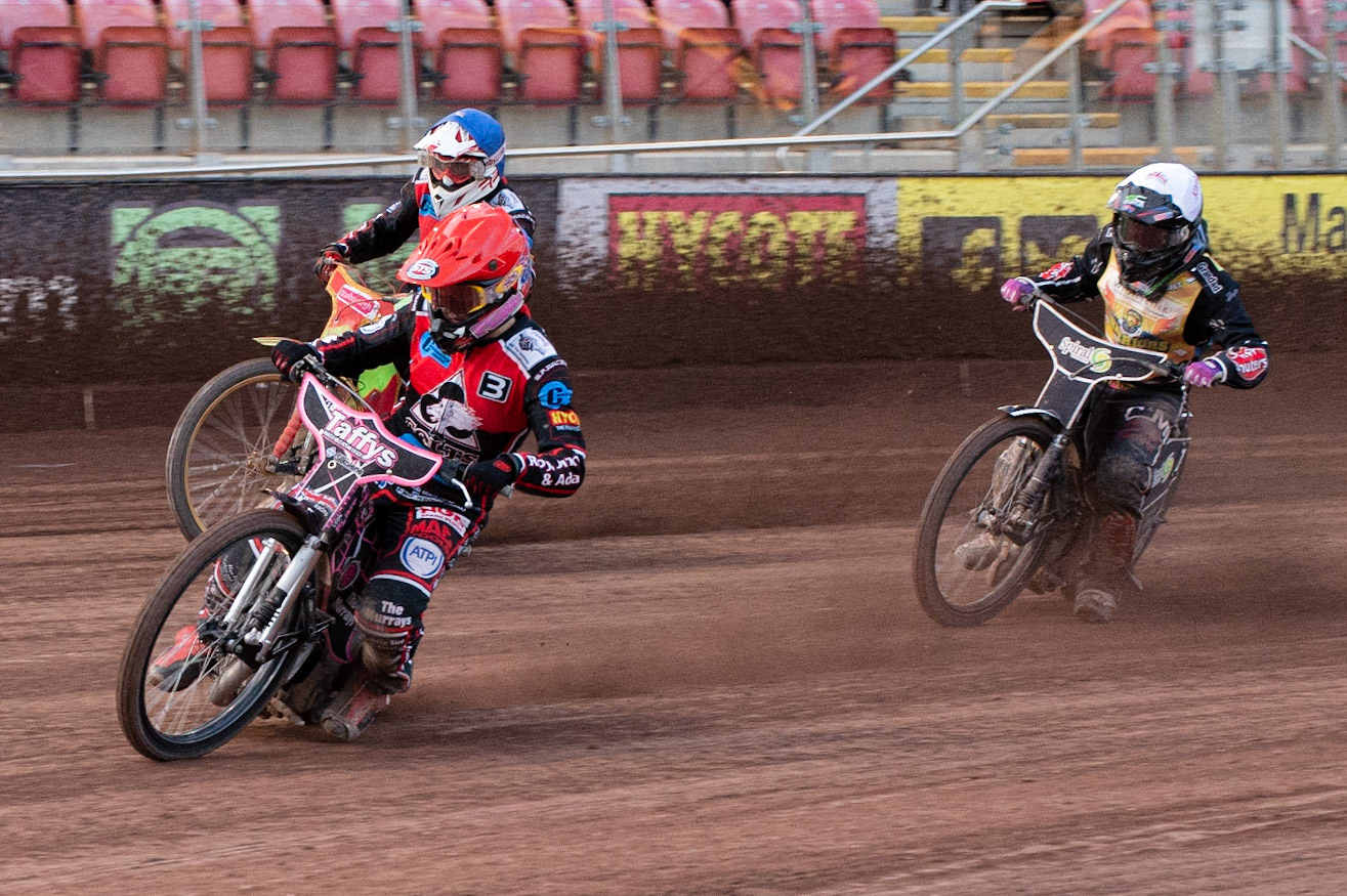 Photo: Ian Charles

Leon Flint  (Red) leads Ben Woodhull  (Blue) and Connor King  (White)

Belle Vue Colts v Isle Of Wight Warriors, SGB National League KO Cup Quarter Final 1st Leg, Belle Vue National Speedway Stadium, Manchester, Monday 22  July  2019