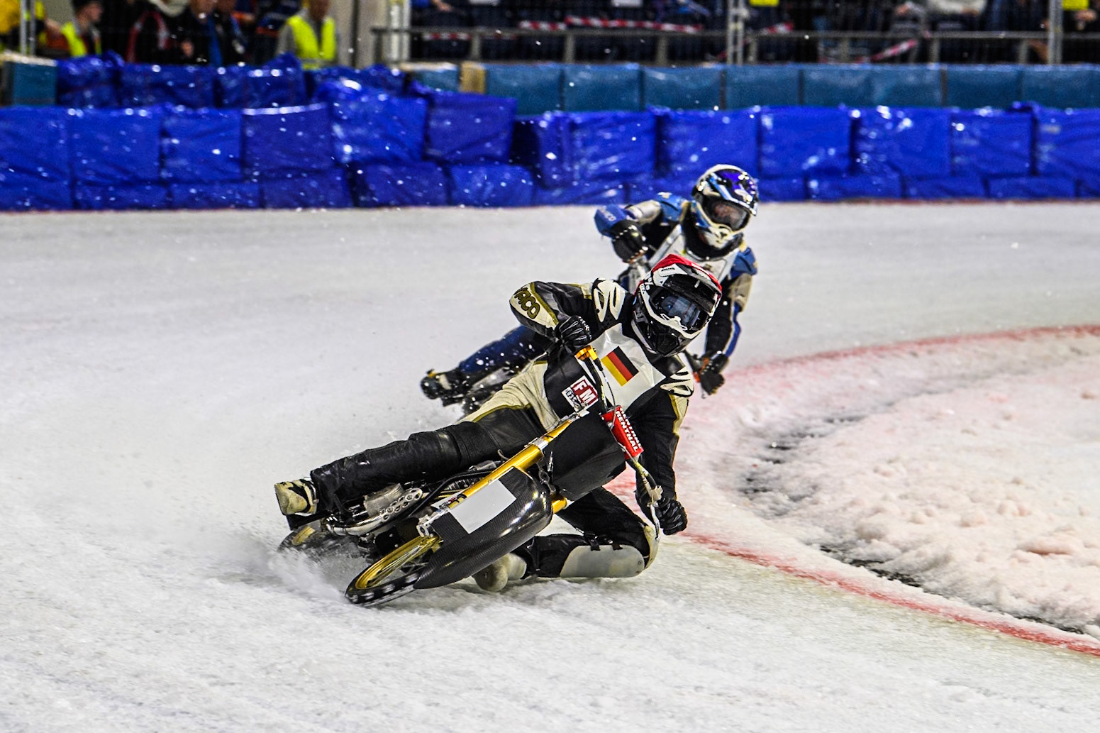 Franz Mayerbüchler of Germany in Red leading Reinhard Greisel of Germany in White  during the Roelof Thijs Bokaal, Ice Rink Thialf, Heerenveen, Netherlands on Friday 4th April 2025. (Photo: Ian Charles | MI News)