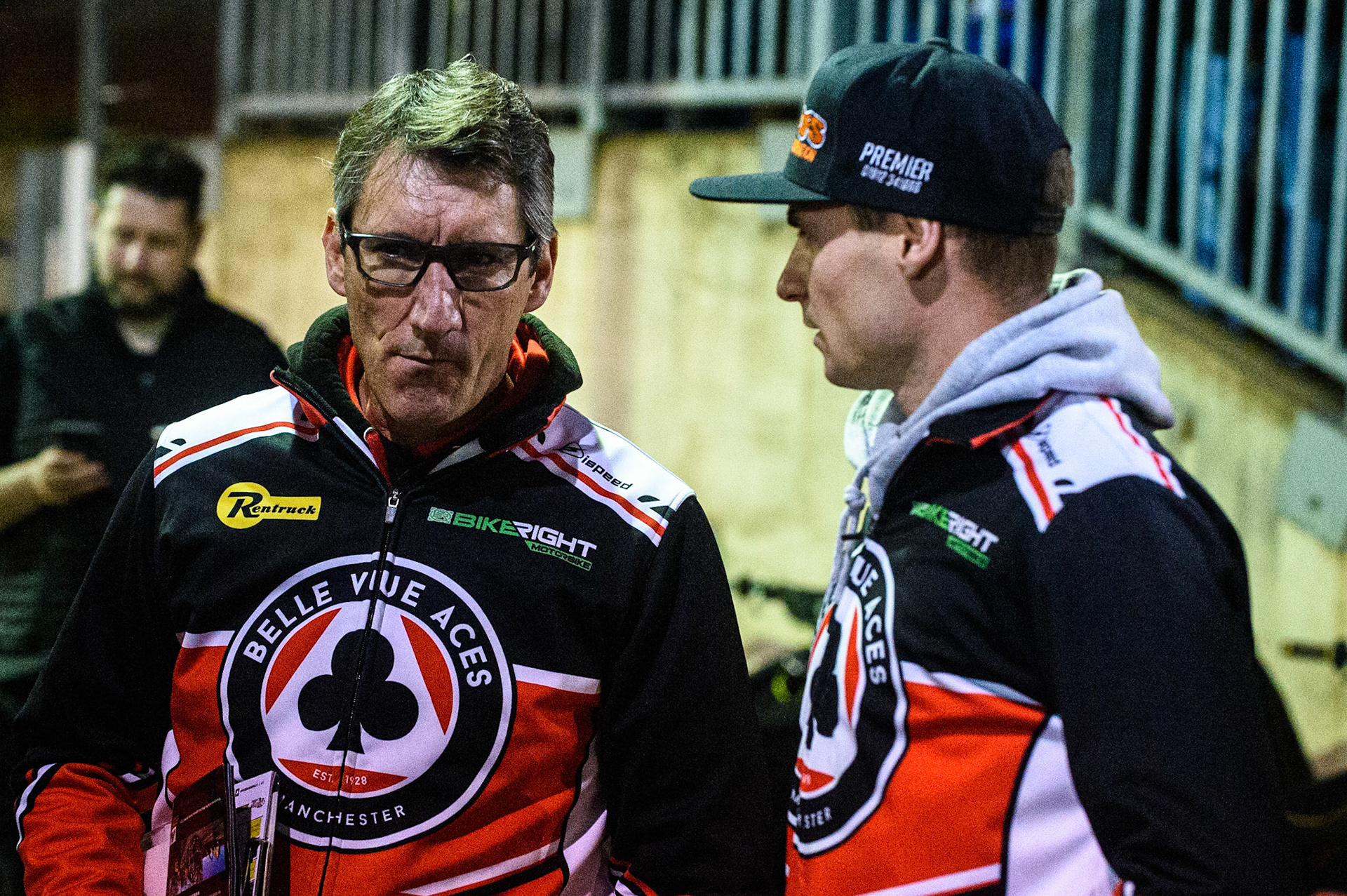 SHEFFIELD, UK. OCT 4THSteve Worrall  (right) with Mark Lemon  during the SGB Premiership Semi Final Playoff 1st Leg between Sheffield Tigers and Belle Vue Aces at Owlerton Stadium, Sheffield on Monday 4th October 2021. (Credit: Ian Charles | MI News)