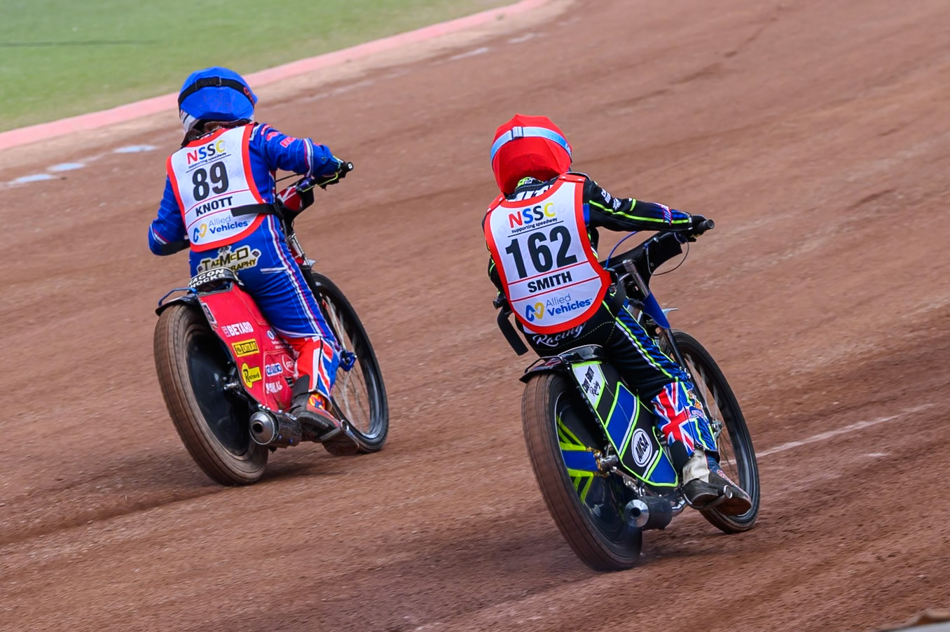 125cc SUPPORT CLASS Cody Smith (162) in Red chases Aston Knott (89) in Blue  during the British Youth Championship (125cc) at the National Speedway Stadium, Manchester on Sunday 19th July 2026. (Photo: Ian Charles | MI News)