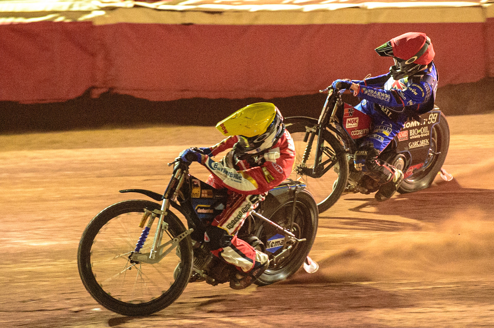 Rasmus Jensen (Denmark) (Yellow) passes Dan Bewley (Great Britain) (Red)  during the FIM Speedway Grand Prix Challenge at the Peugeot Ashfield Stadium, Glasgow on Saturday 20th August 2022. (Credit: Ian Charles | MI News)