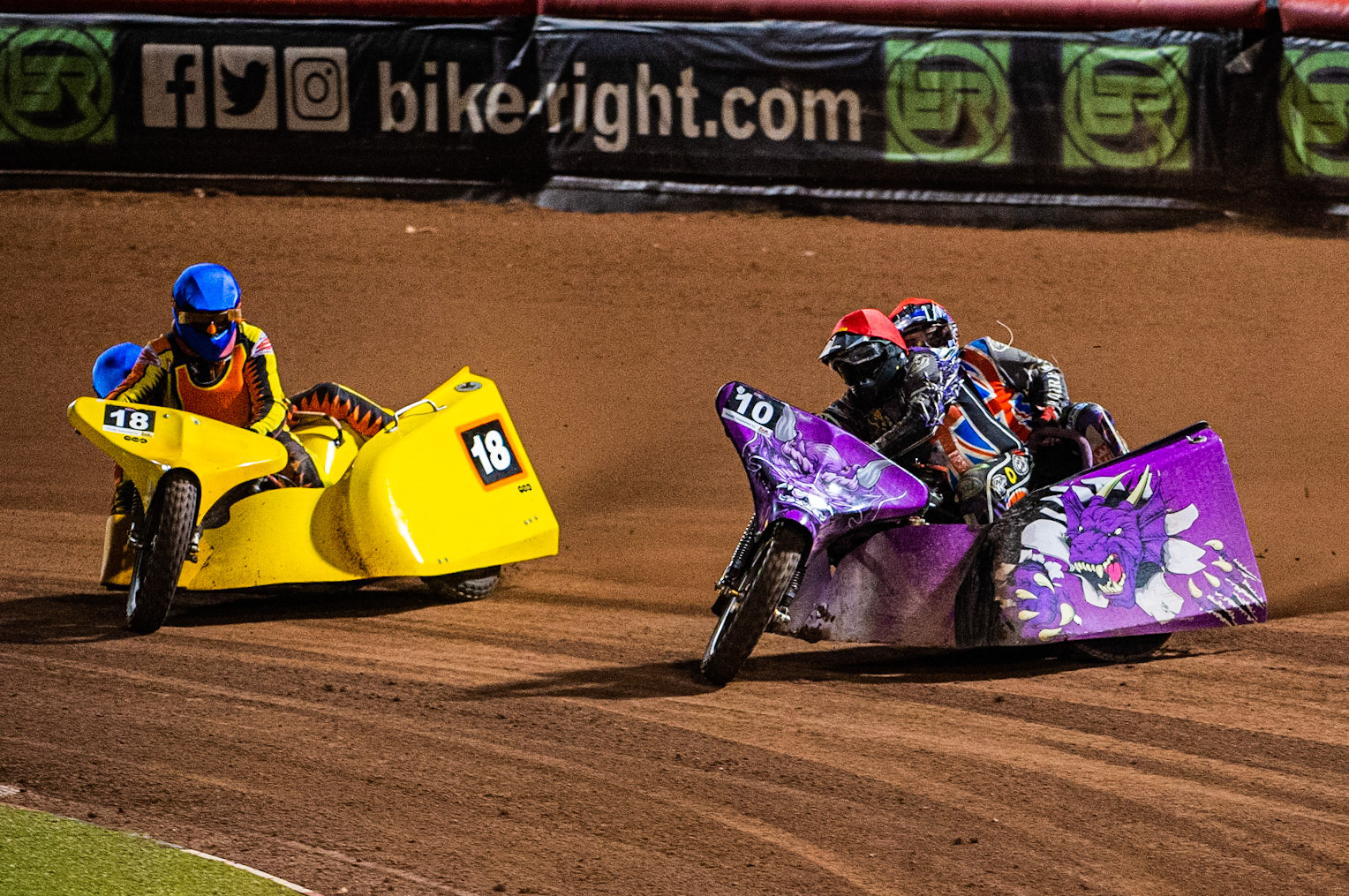 MANCHESTER, ENGLAND Clint Blondel & Richard Webb(10) locks up in the path of Mick Stace & Ryan Knowles(18) during the  ACU Sidecar Speedway Manchester Masters,  Belle Vue National Speedway Stadium, Manchester Saturday 12 October 2019 (Credit: Ian Charles | MI News)