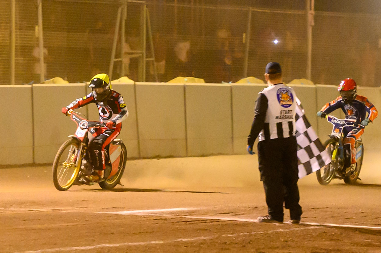 Norick Blodorn of Belle Vue Aces  in Yellow  wins the final het chased by Jaimon Lidsey of Northampton Foxes  in Red during the Rowe Motor Oil Premiership match between Northampton Foxes and Belle Vue Aces at Northampton International Shaleway, Northampton on Thursday 13th August 2026. (Photo: Ian Charles | MI News)