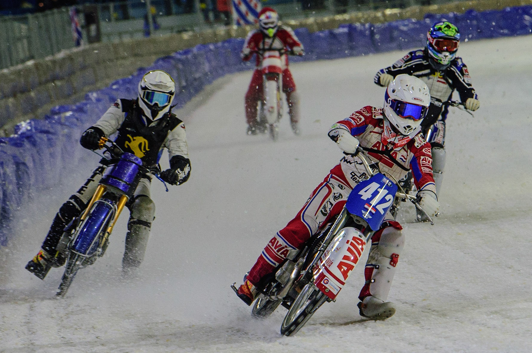 HEERENVEEN, NL. APR 1.  Niek Schaap (White) leads Atte Suolammi (Yellow), Philip Lageder (Blue) and Kevin Arzl (Red) during the ROLOEF THIJS BOKAAL  at Ice Rink Thialf, Heerenveen on Friday 1st April 2022. (Credit: Ian Charles | MI News)