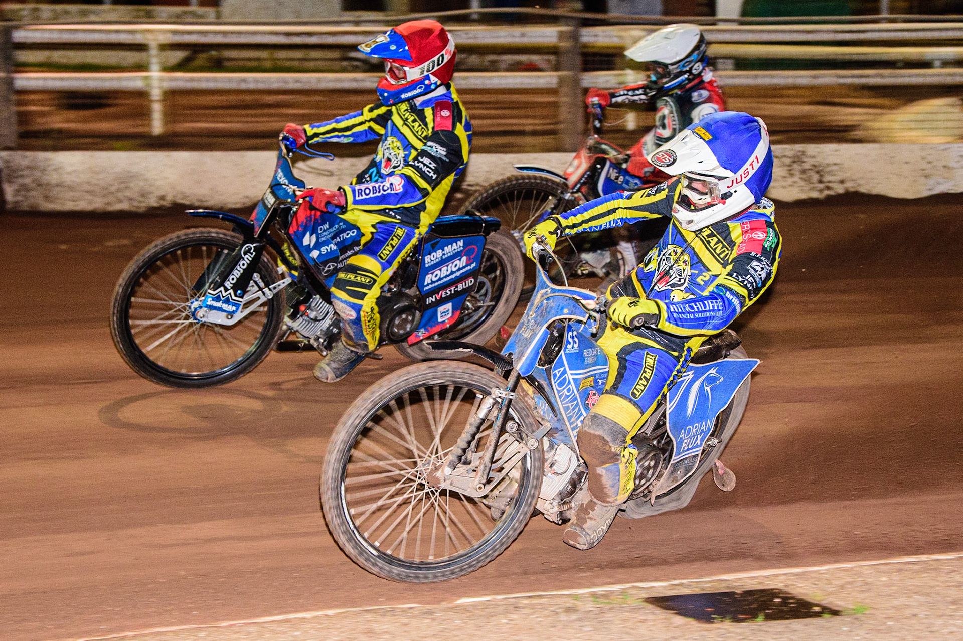 Tobiasz Musielak  (Red) and Lewis Kerr  (Blue) lead Matej Zagar (White) during the SGB Premiership match between Sheffield Tigers and Belle Vue Aces at Owlerton Stadium, Sheffield on Thursday 22nd September 2022. (Credit: Ian Charles | MI News)